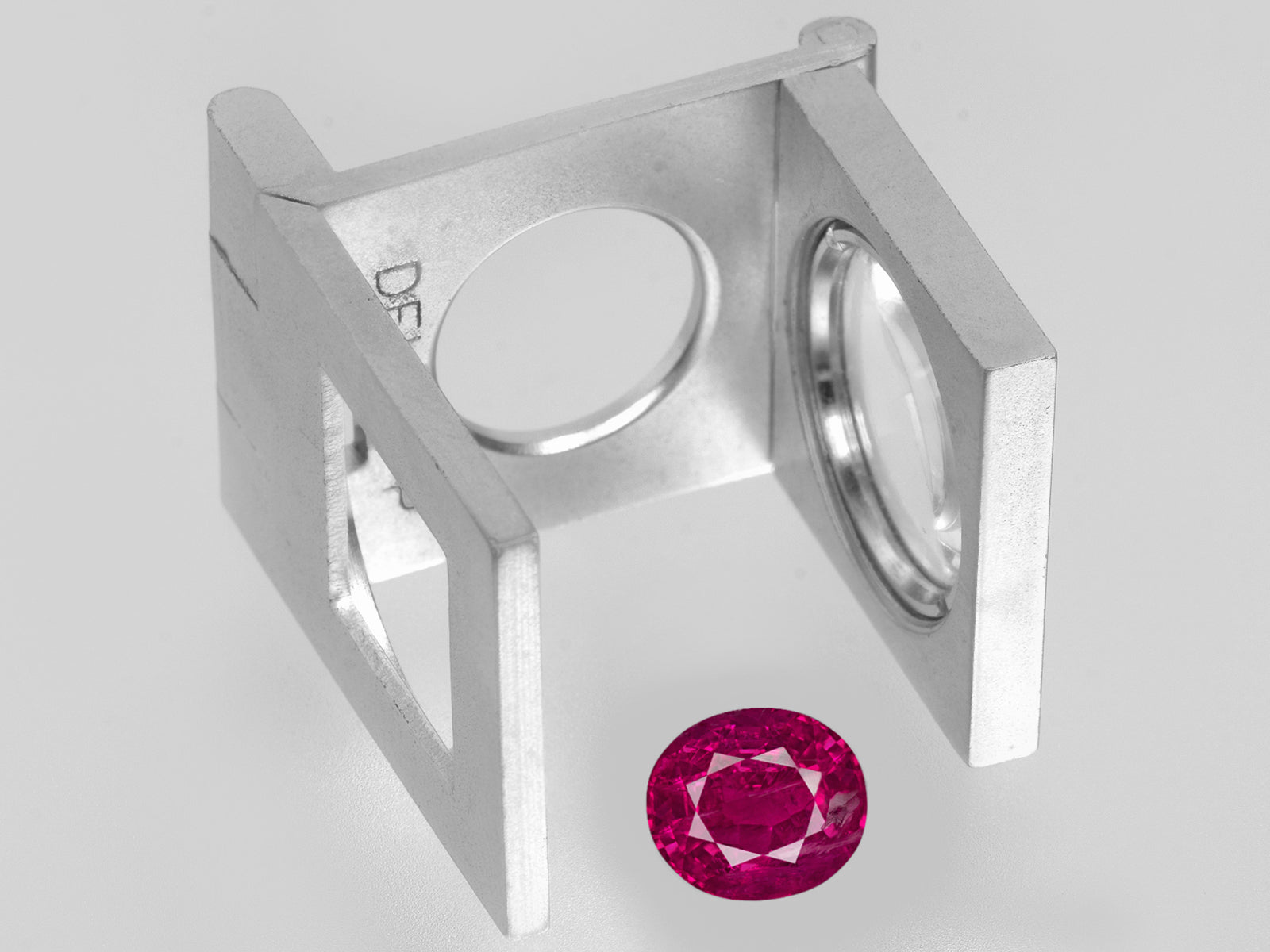 8802743-oval-fiery-vivid-pinkish-red-igi-burma-natural-ruby-3.05-ct