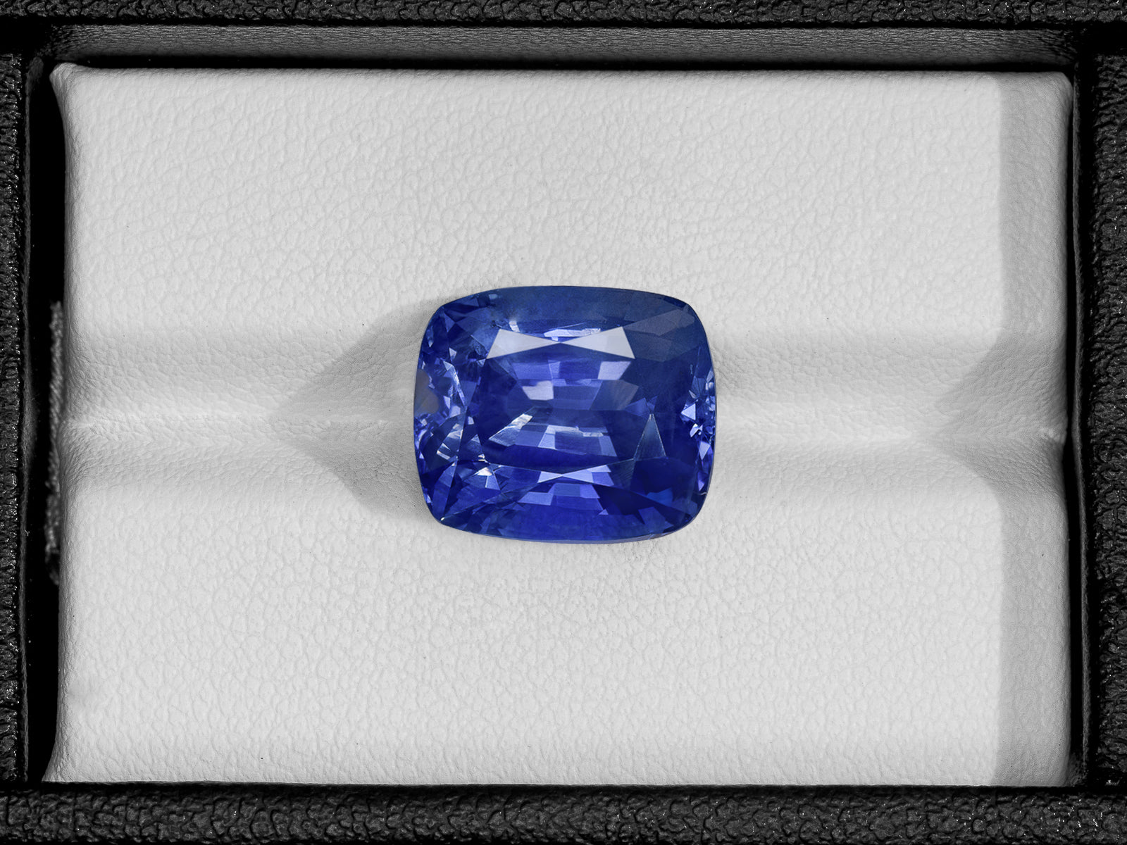 8802746-cushion-velvety-cornflower-blue-grs-sri-lanka-natural-blue-sapphire-14.99-ct