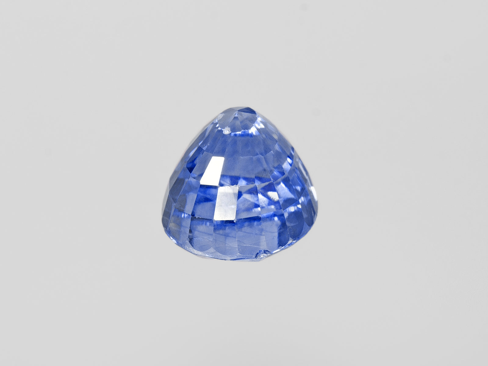 8802831-oval-lively-blue-gia-grs-igi-kashmir-natural-blue-sapphire-4.27-ct