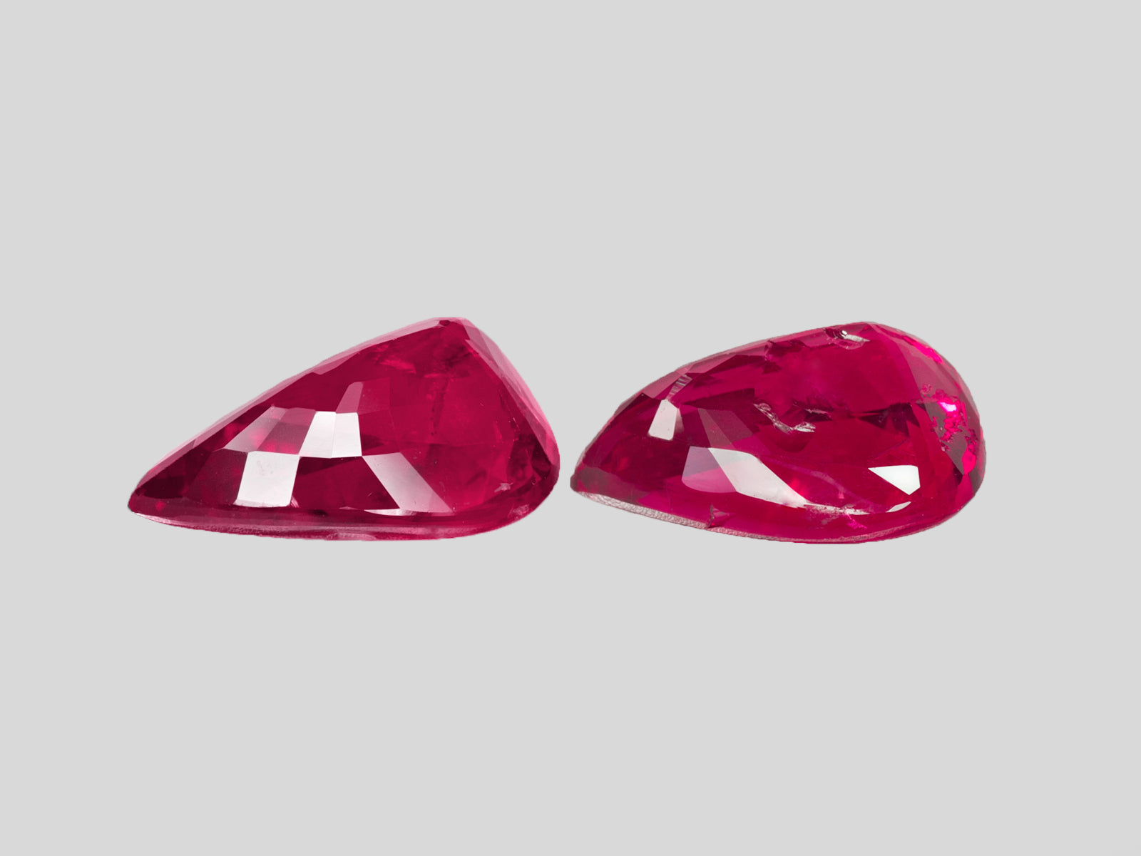 8802842-pear-fiery-neon-pinkish-red-grs-mozambique-natural-ruby-4.01-ct