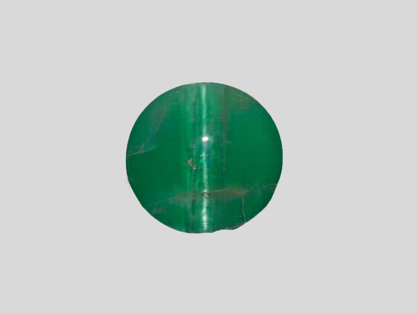 8802870-cabochon-intense-green-igi-zambia-natural-cat's-eye-emerald-4.53-ct