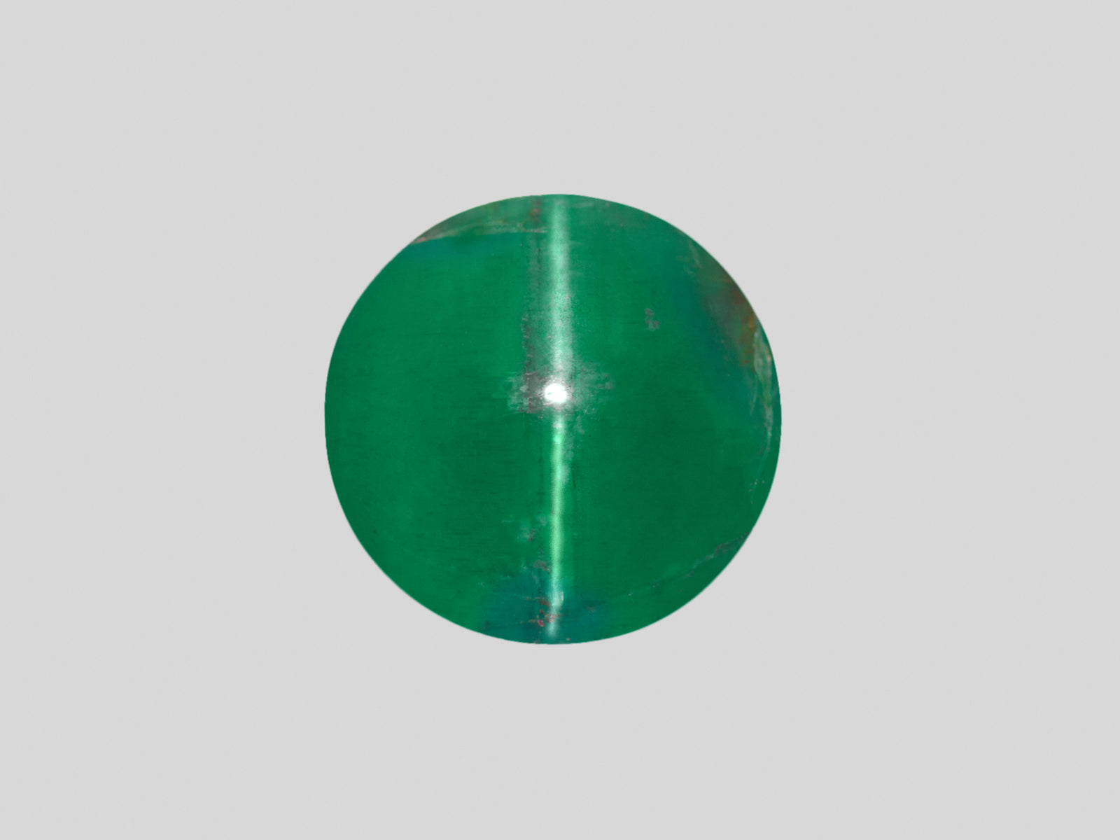 8802874-cabochon-intense-green-igi-zambia-natural-cat's-eye-emerald-3.82-ct