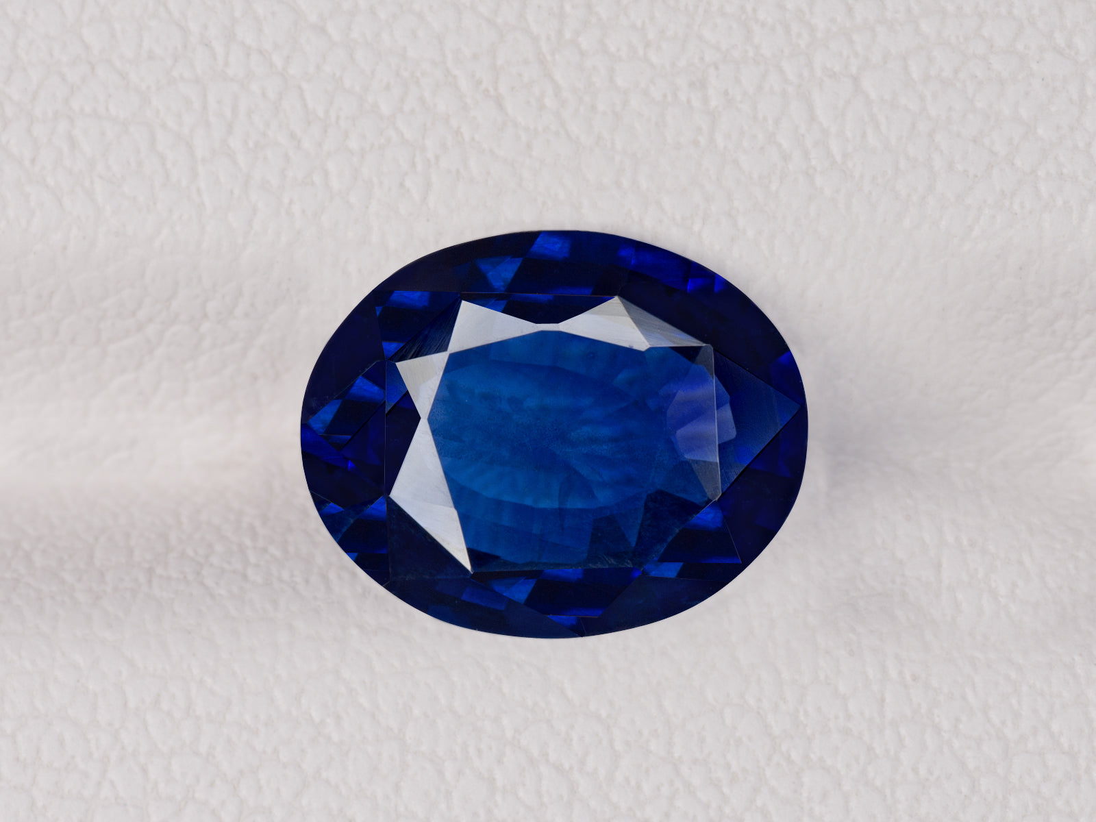 8802910-oval-deep-royal-blue-grs-sri-lanka-natural-blue-sapphire-2.52-ct