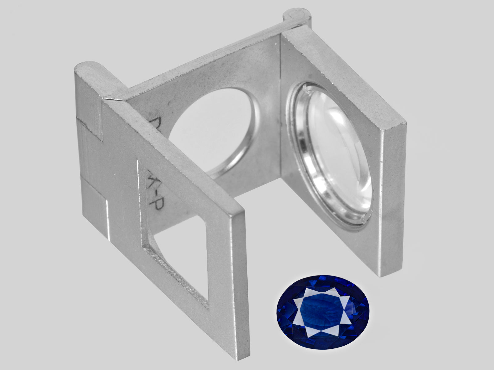 8802910-oval-deep-royal-blue-grs-sri-lanka-natural-blue-sapphire-2.52-ct