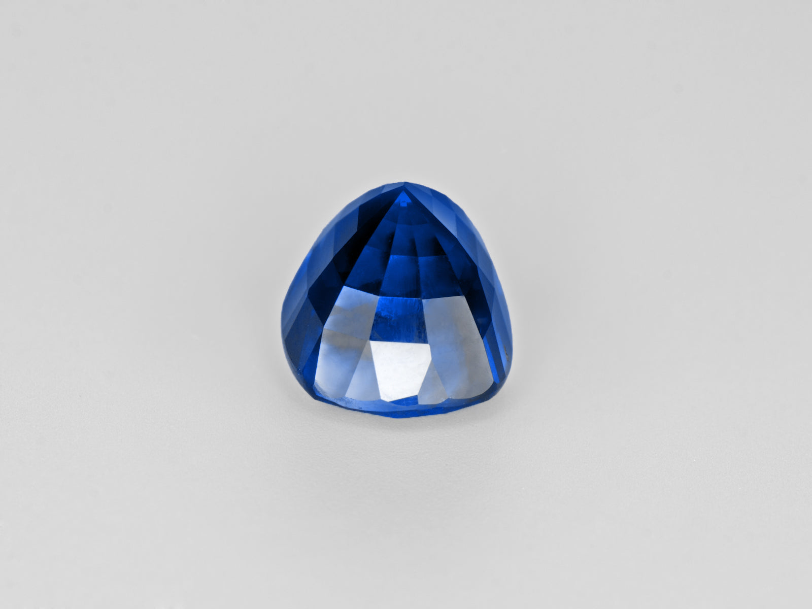 8802911-cushion-fiery-rich-royal-blue-grs-sri-lanka-natural-blue-sapphire-5.10-ct