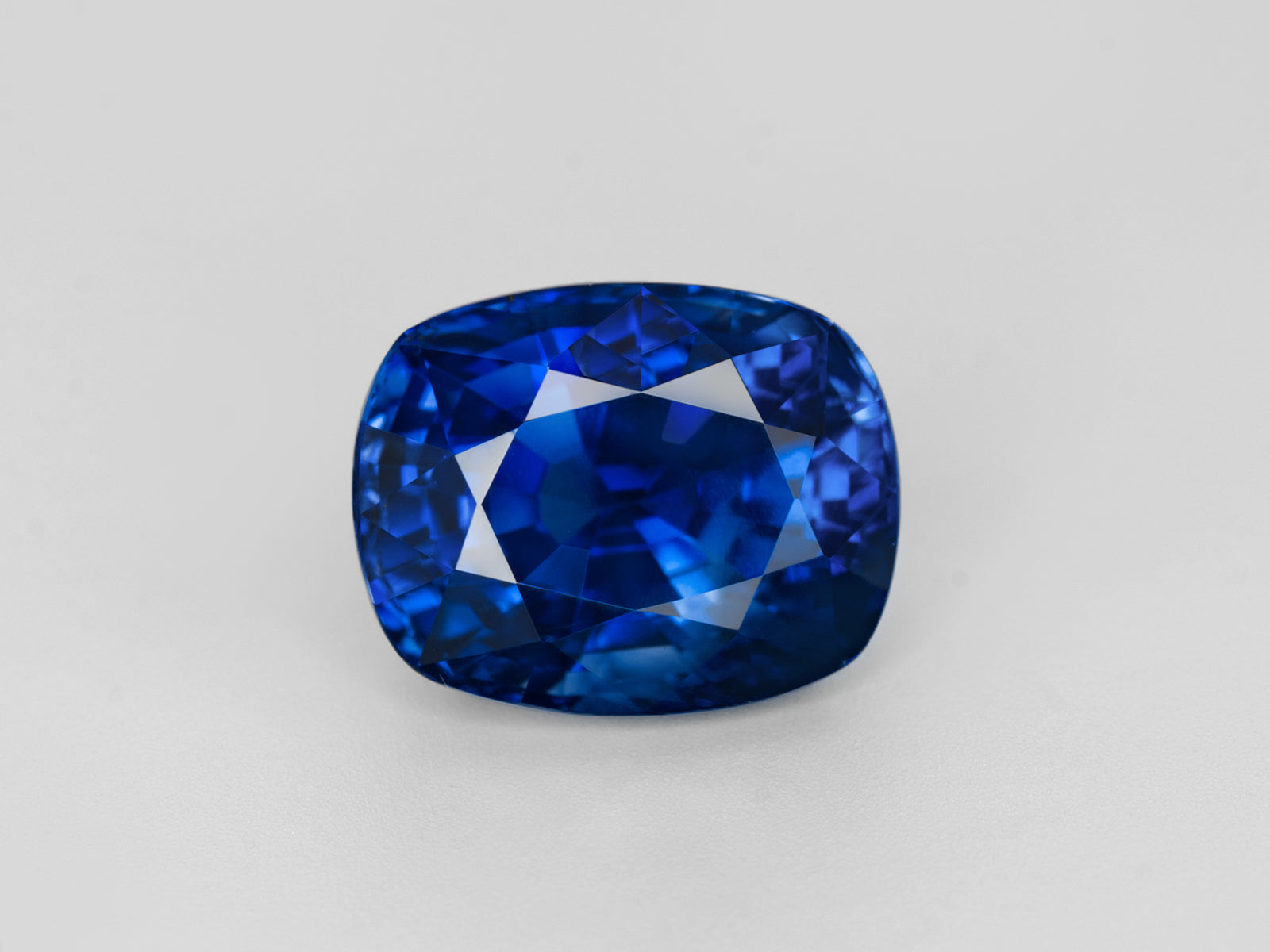 8802911-cushion-fiery-rich-royal-blue-grs-sri-lanka-natural-blue-sapphire-5.10-ct