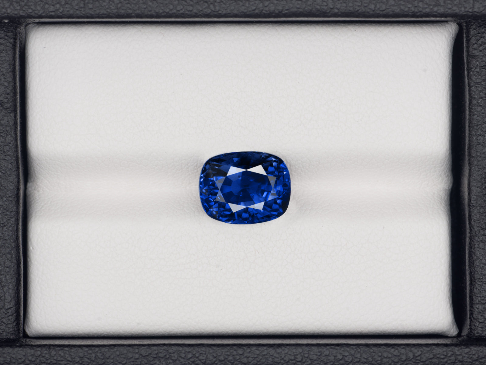 8802911-cushion-fiery-rich-royal-blue-grs-sri-lanka-natural-blue-sapphire-5.10-ct