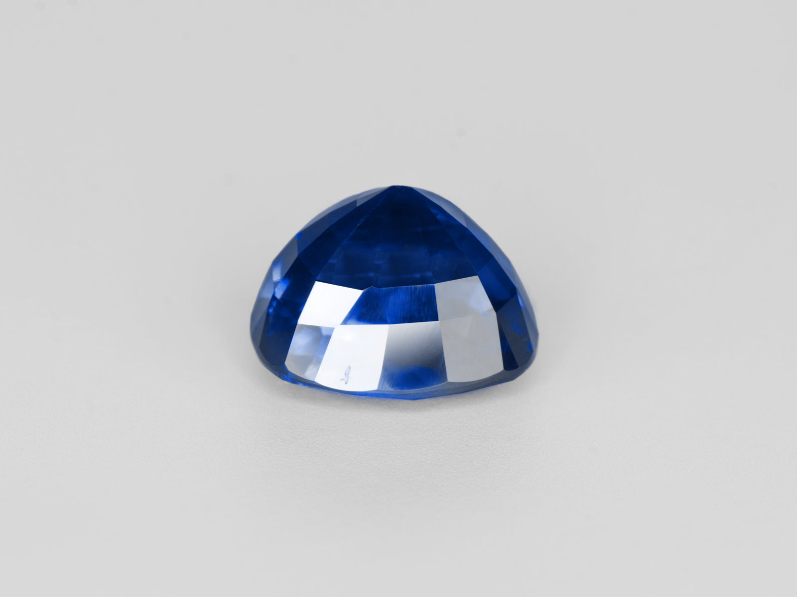 8802911-cushion-fiery-rich-royal-blue-grs-sri-lanka-natural-blue-sapphire-5.10-ct