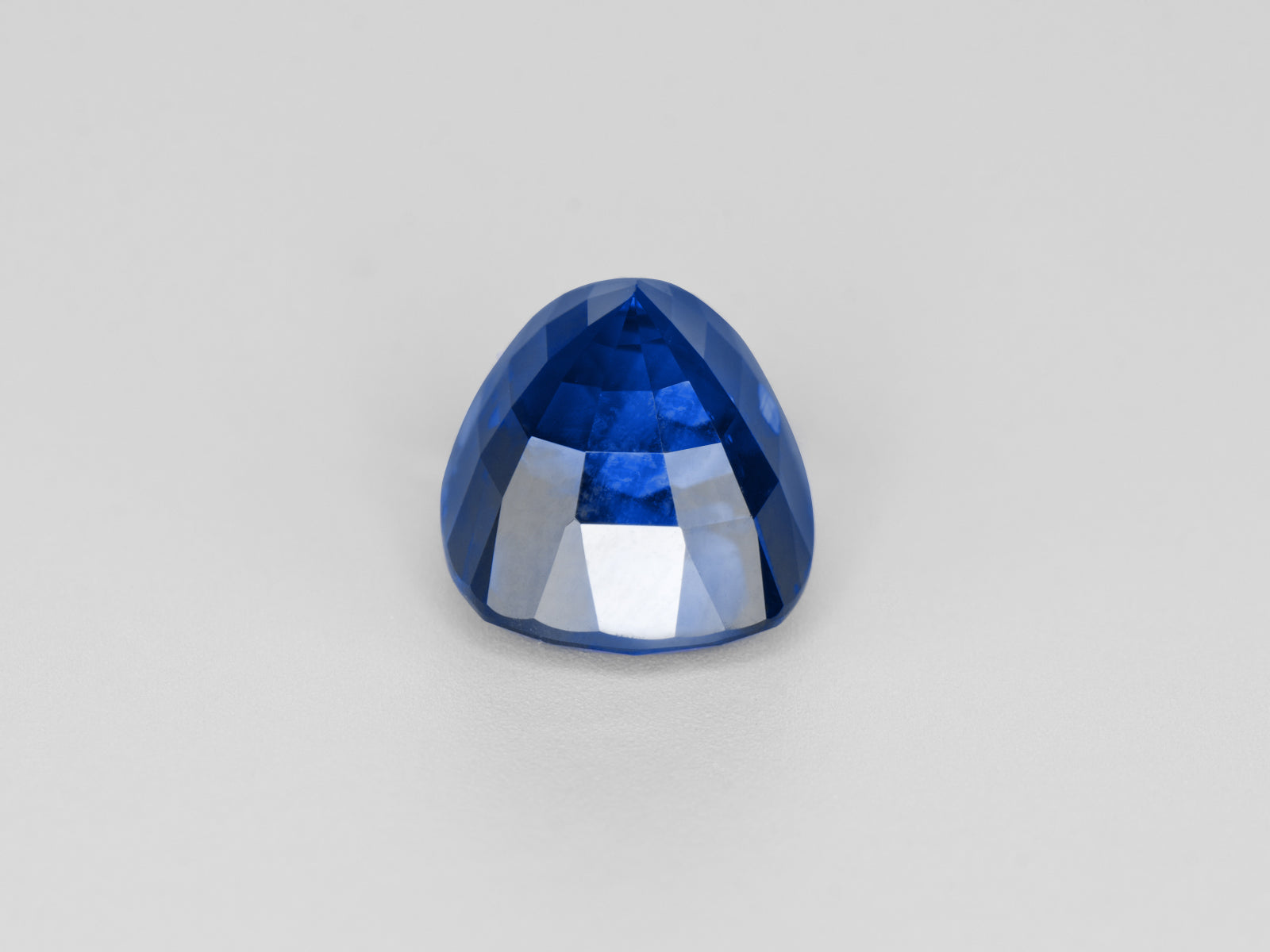 8802911-cushion-fiery-rich-royal-blue-grs-sri-lanka-natural-blue-sapphire-5.10-ct
