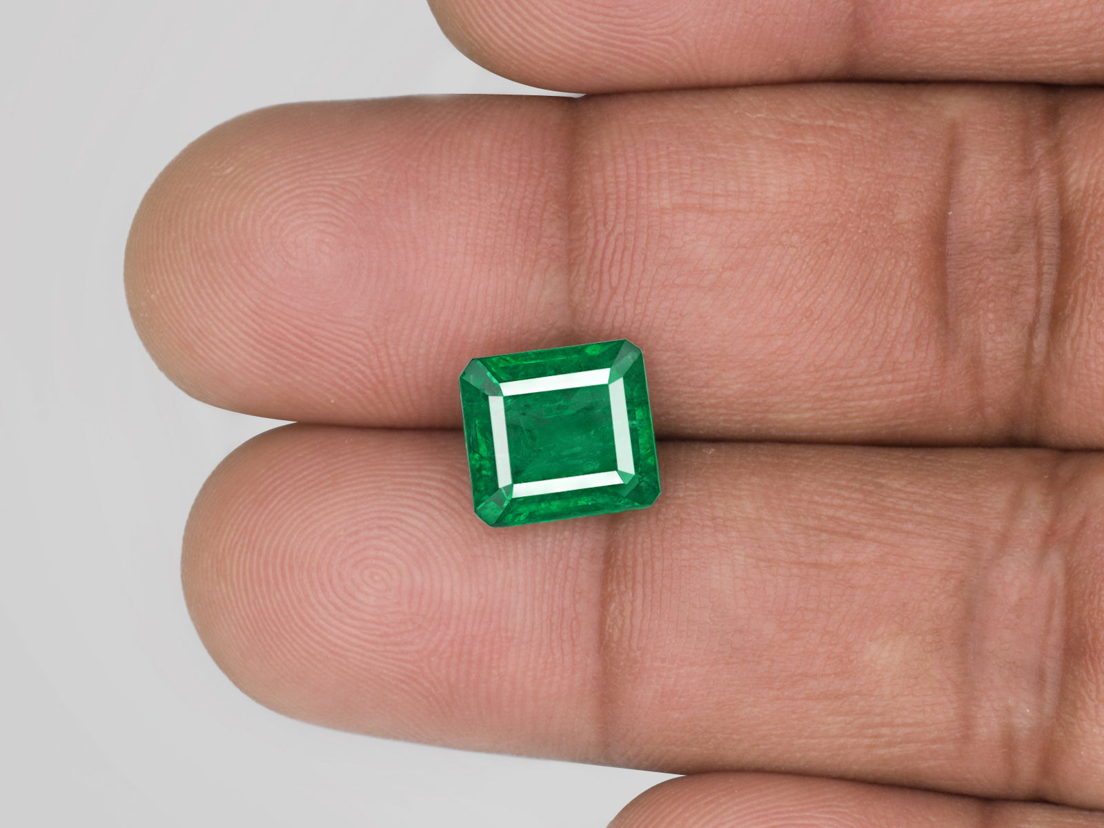 8802921-octagonal-rich-intense-green-igi-zambia-natural-emerald-4.39-ct