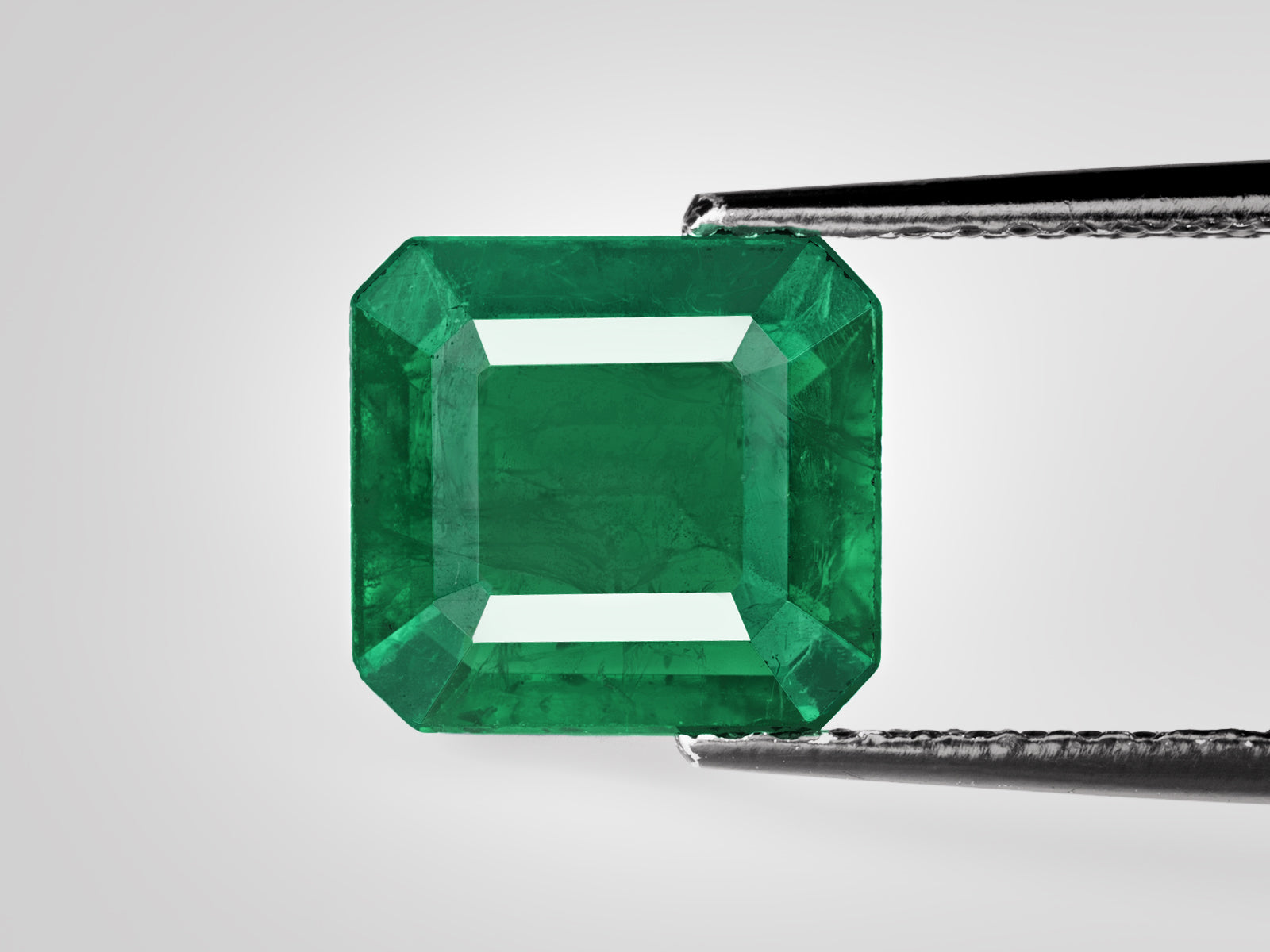 8802922-octagonal-deep-green-igi-zambia-natural-emerald-4.33-ct
