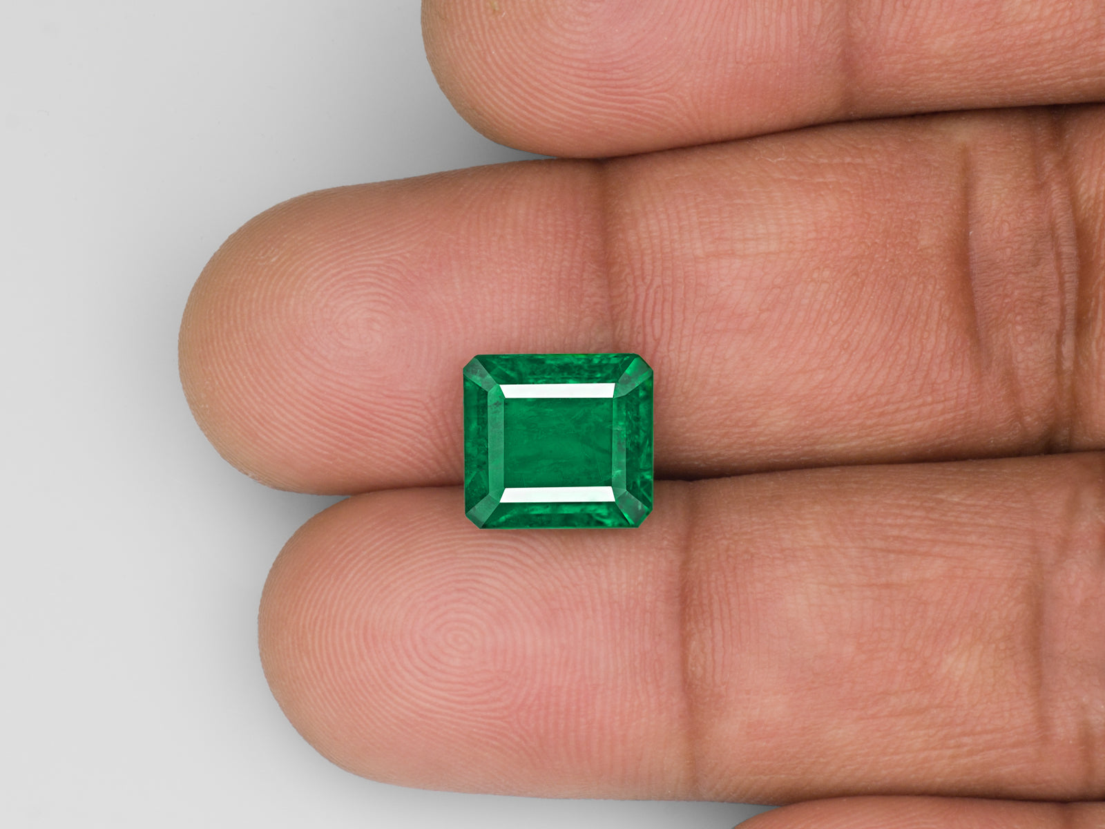 8802922-octagonal-deep-green-igi-zambia-natural-emerald-4.33-ct