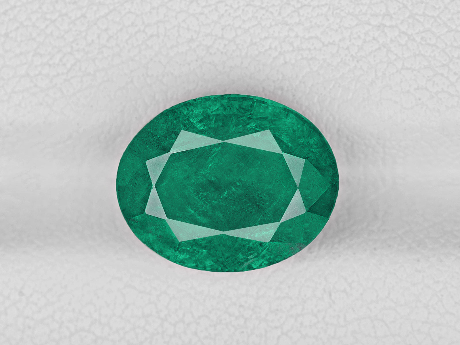 8802912-oval-deep-green-gii-zambia-natural-emerald-4.95-ct