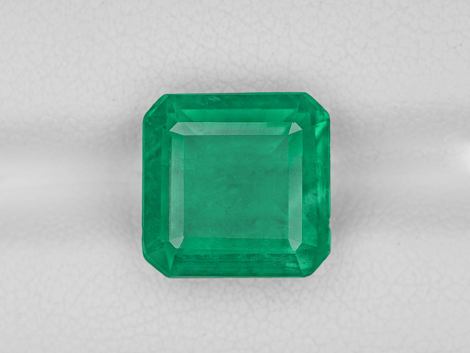 8802915-octagonal-lively-intense-green-igi-zambia-natural-emerald-5.21-ct