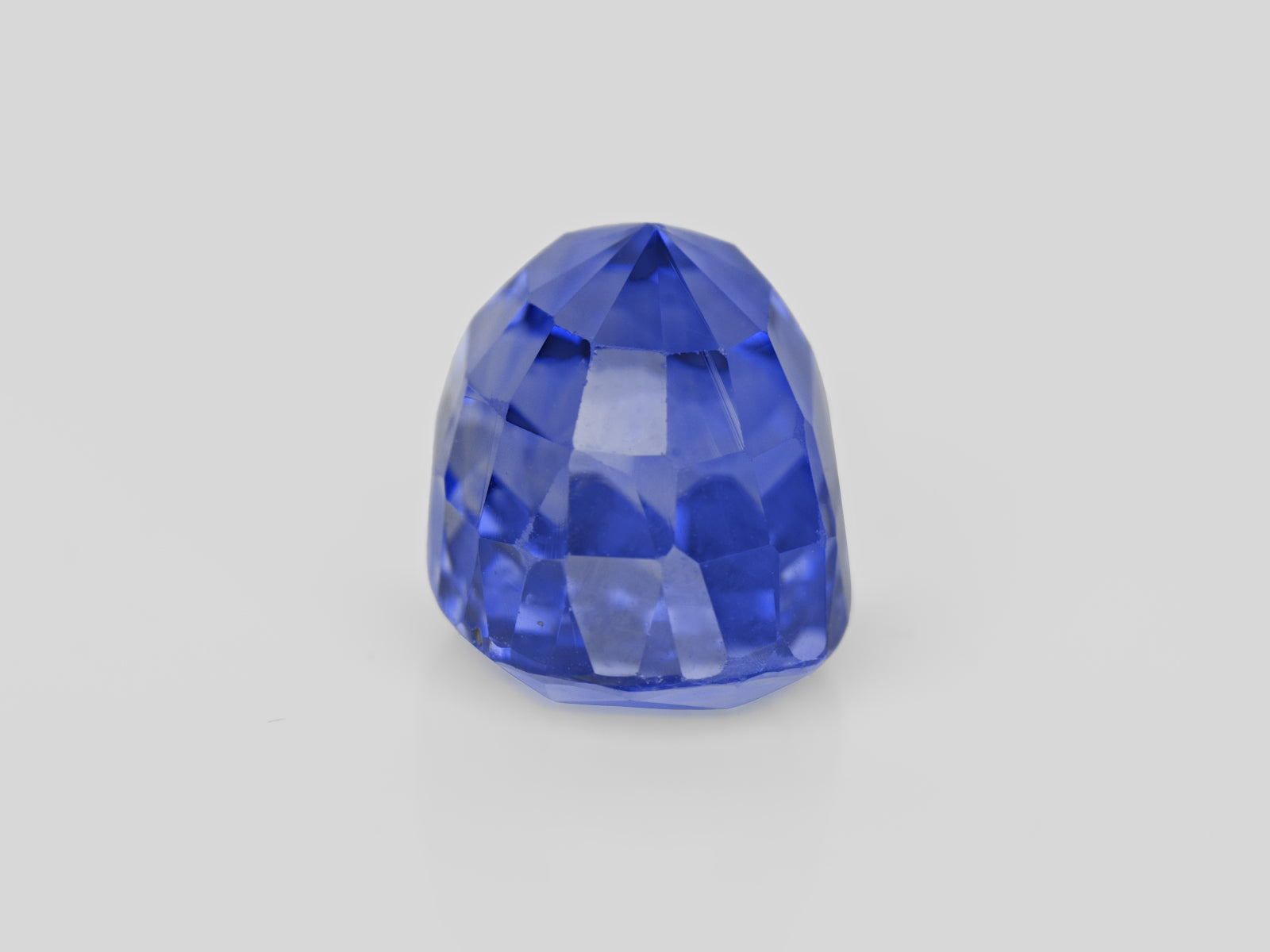 8802957-oval-vevlety-cornflower-blue-gia-sri-lanka-natural-blue-sapphire-7.04-ct