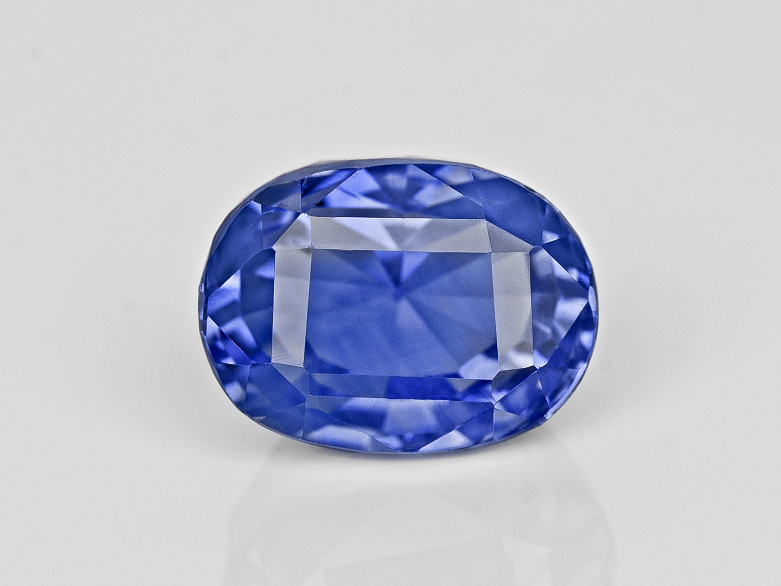 8802957-oval-vevlety-cornflower-blue-gia-sri-lanka-natural-blue-sapphire-7.04-ct
