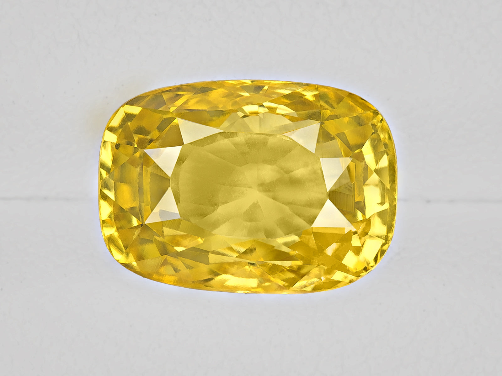 8802925-cushion-lively-intense-yellow-sri-lanka-natural-yellow-sapphire-6.72-ct