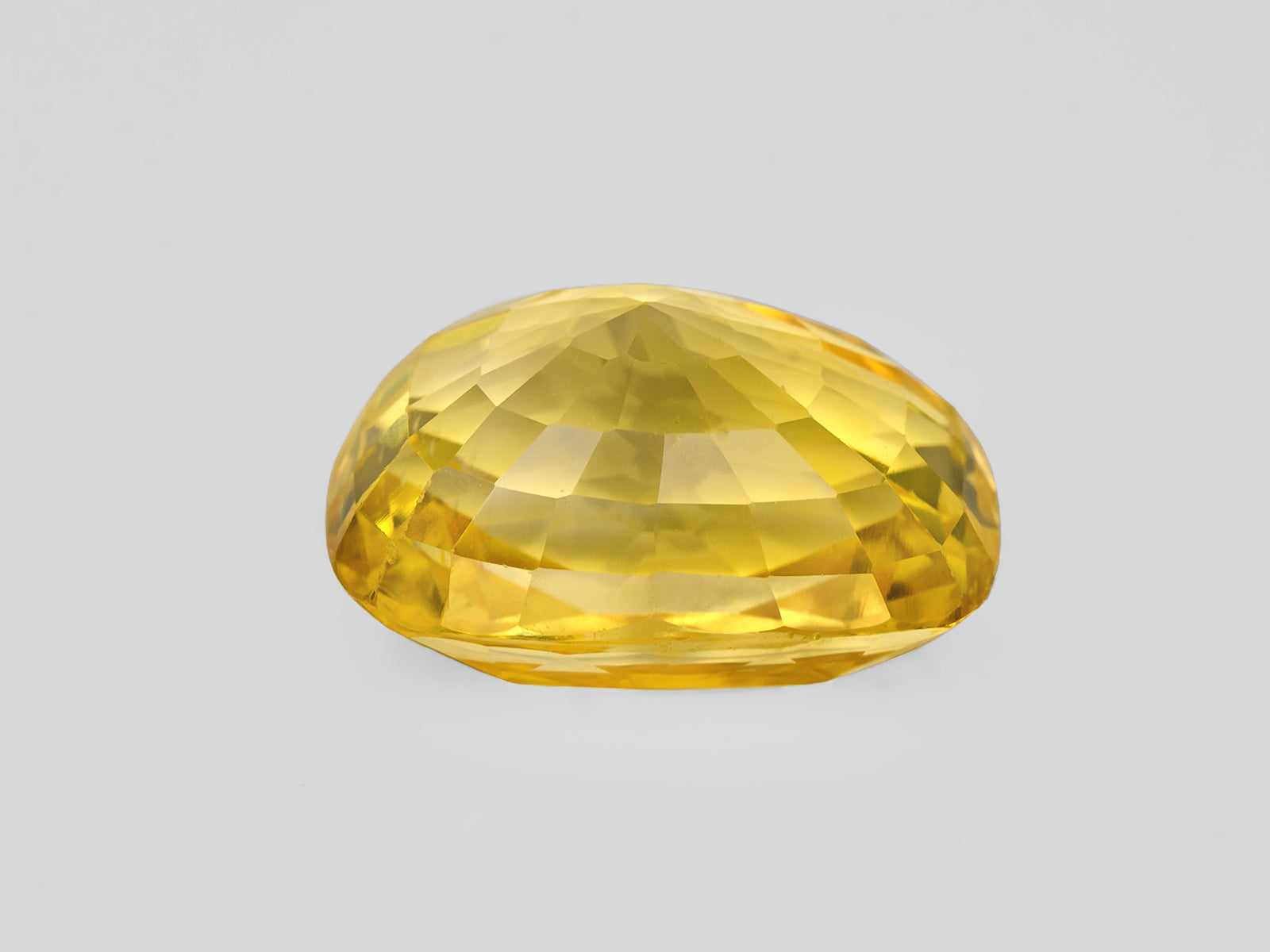8802925-cushion-lively-intense-yellow-sri-lanka-natural-yellow-sapphire-6.72-ct