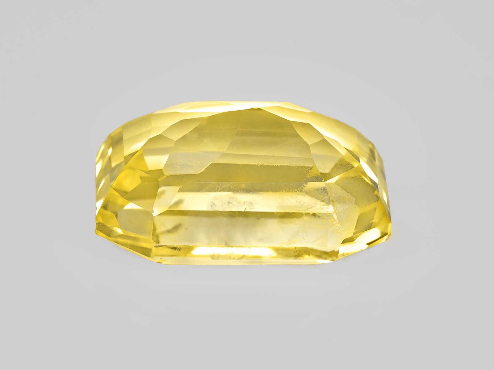 8802926-octagonal-medium-yellow-sri-lanka-natural-yellow-sapphire-7.11-ct