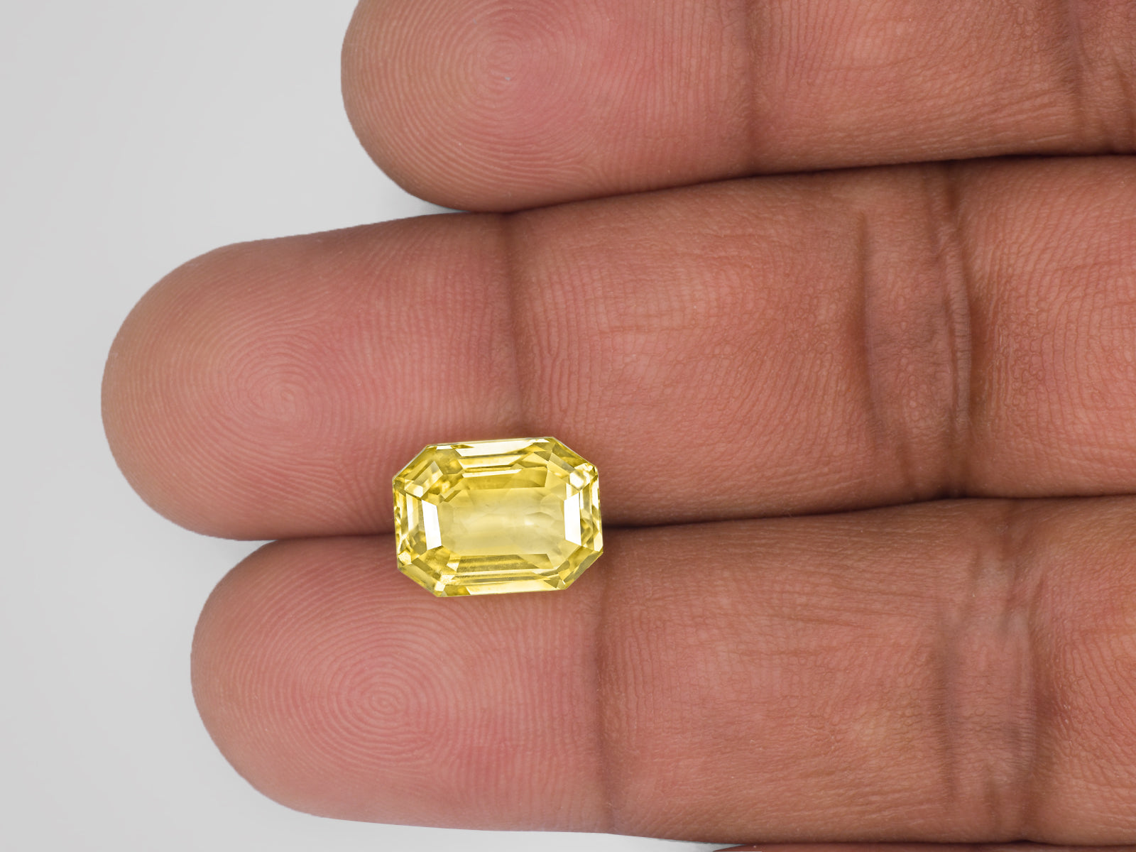 8802926-octagonal-medium-yellow-sri-lanka-natural-yellow-sapphire-7.11-ct