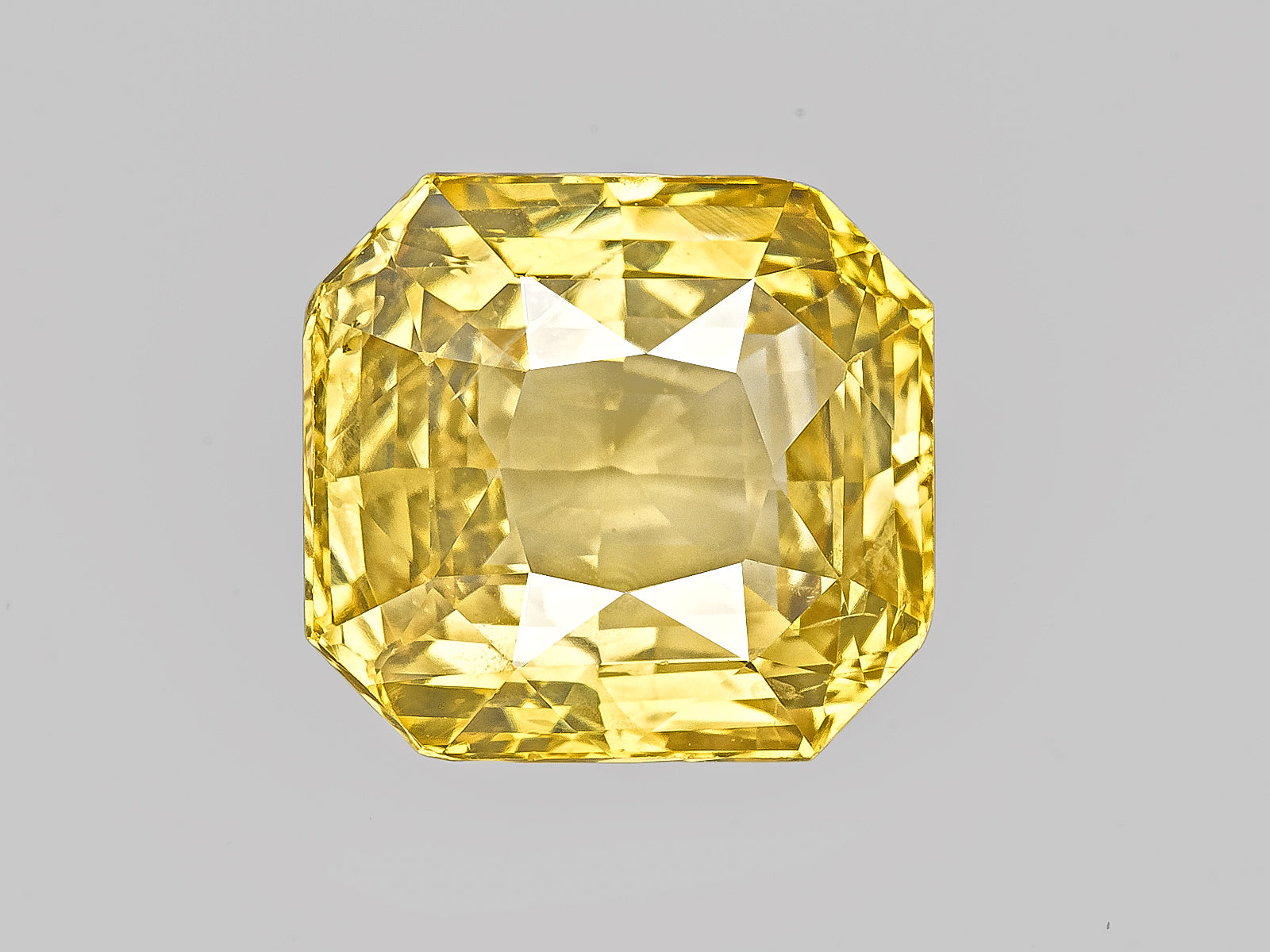 8802927-octagonal-lustrous-yellow-sri-lanka-natural-yellow-sapphire-6.20-ct