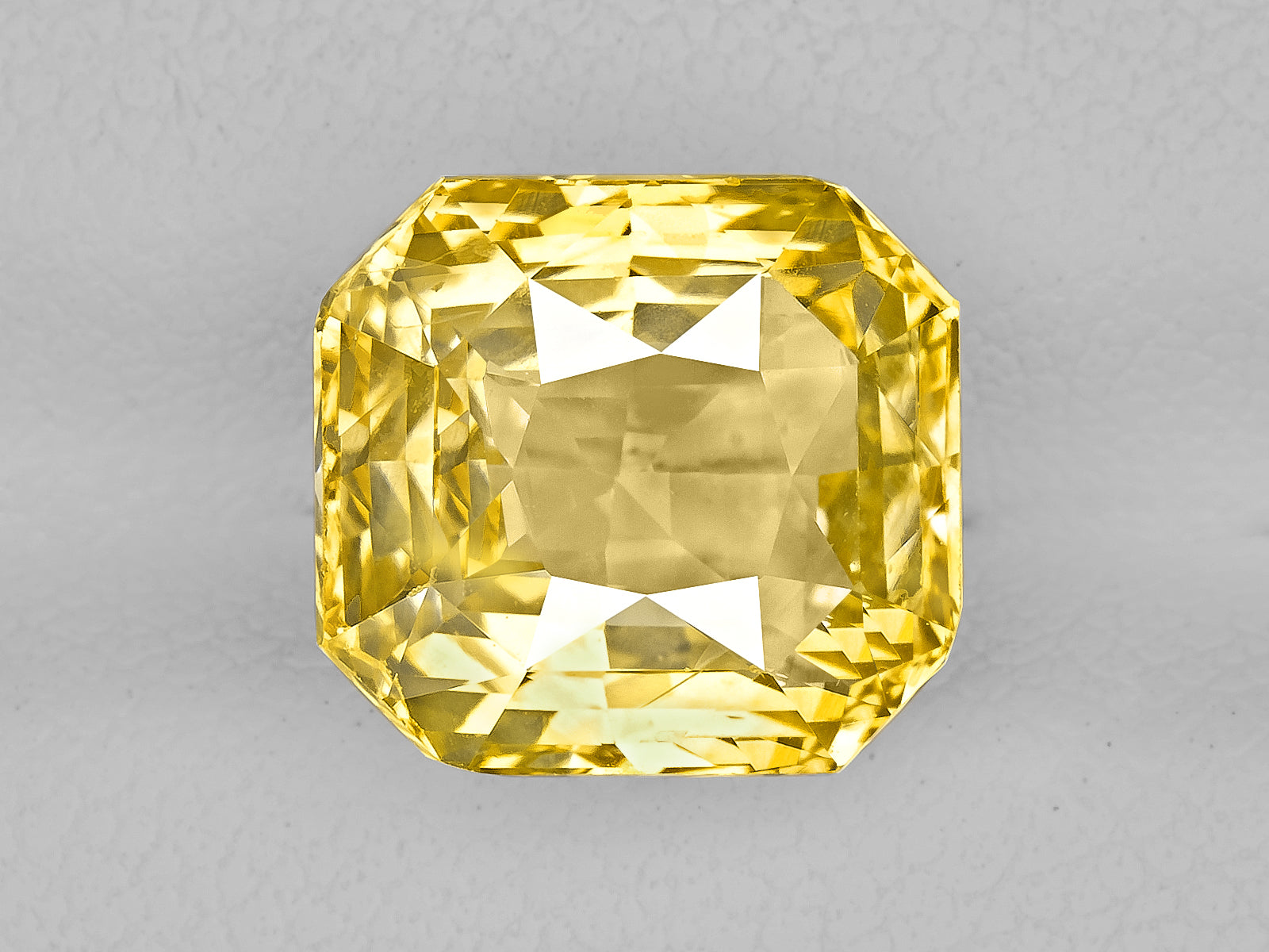 8802927-octagonal-lustrous-yellow-sri-lanka-natural-yellow-sapphire-6.20-ct