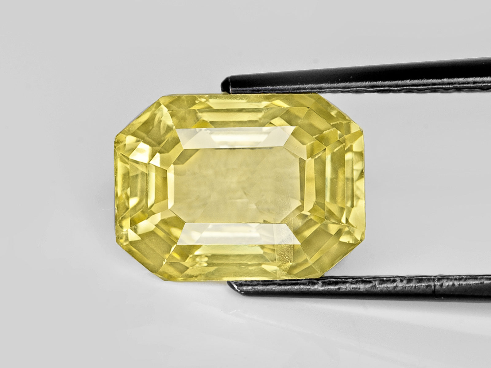 8802930-octagonal-soft-yellow-sri-lanka-natural-yellow-sapphire-6.06-ct