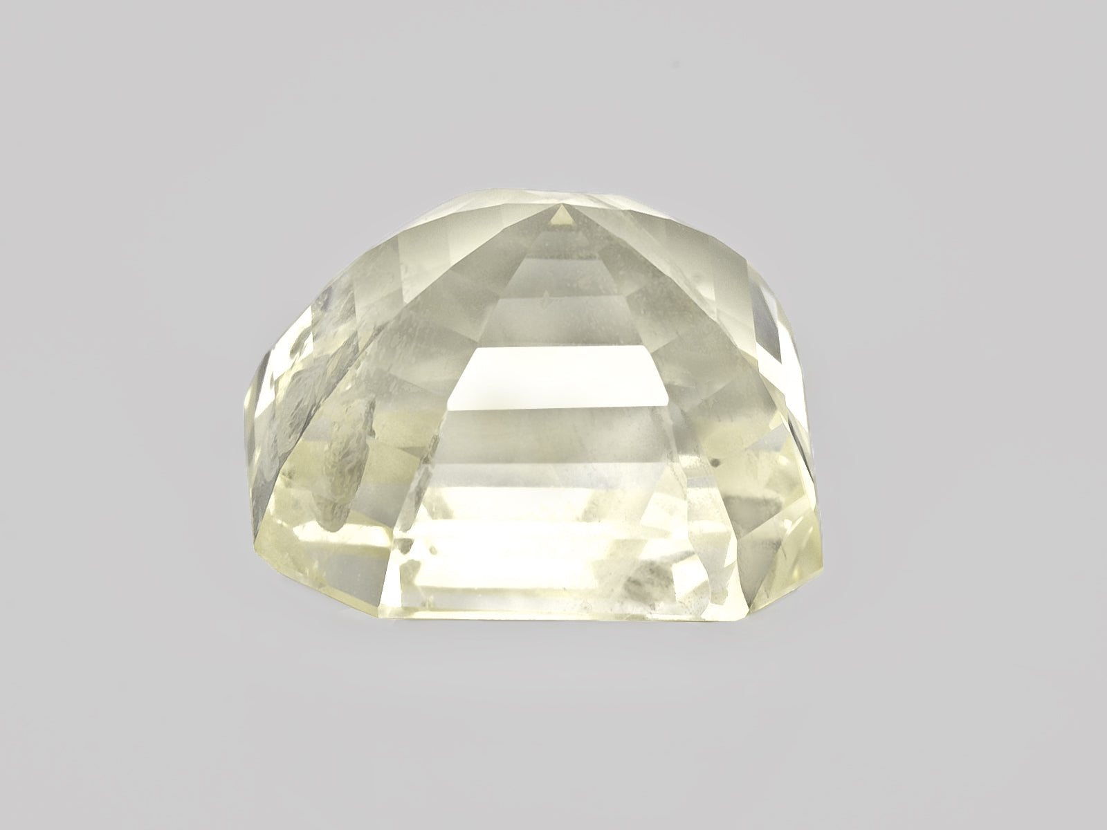 8802931-octagonal-colorless-very-light-yellow-sri-lanka-natural-white-sapphire-7.19-ct