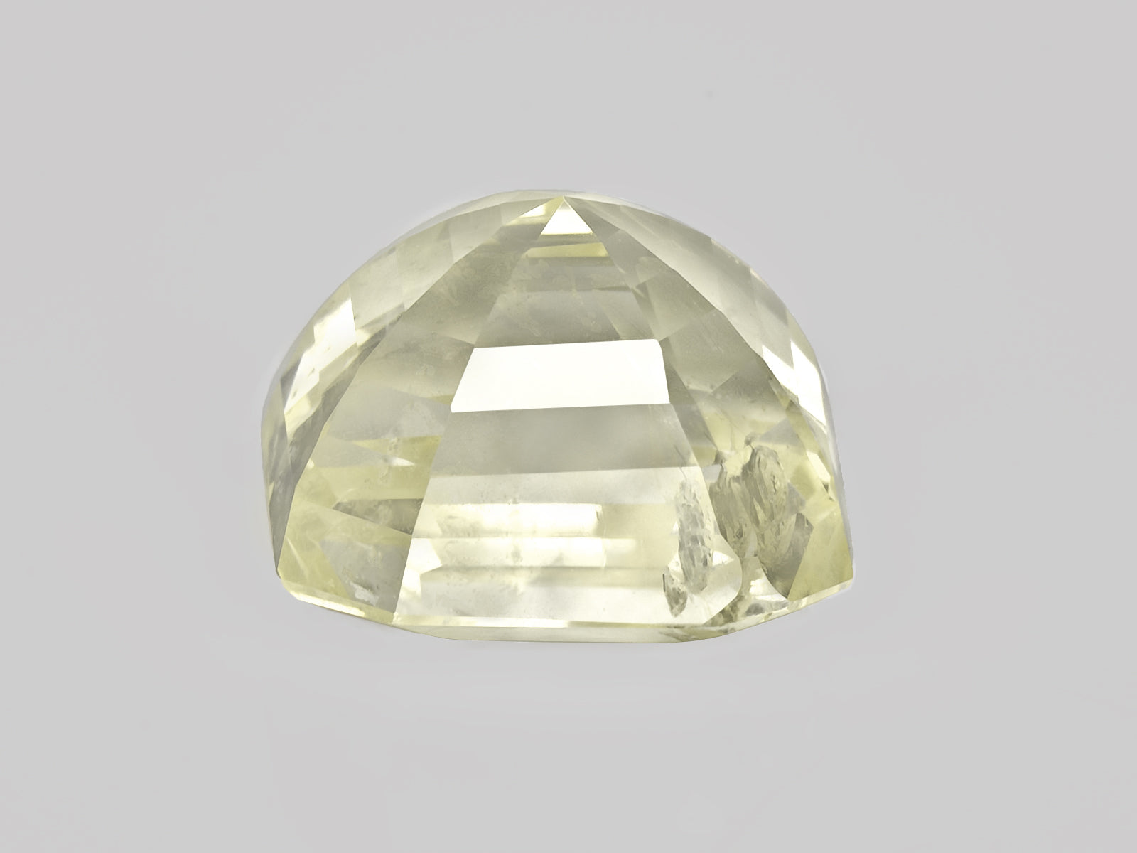 8802931-octagonal-colorless-very-light-yellow-sri-lanka-natural-white-sapphire-7.19-ct