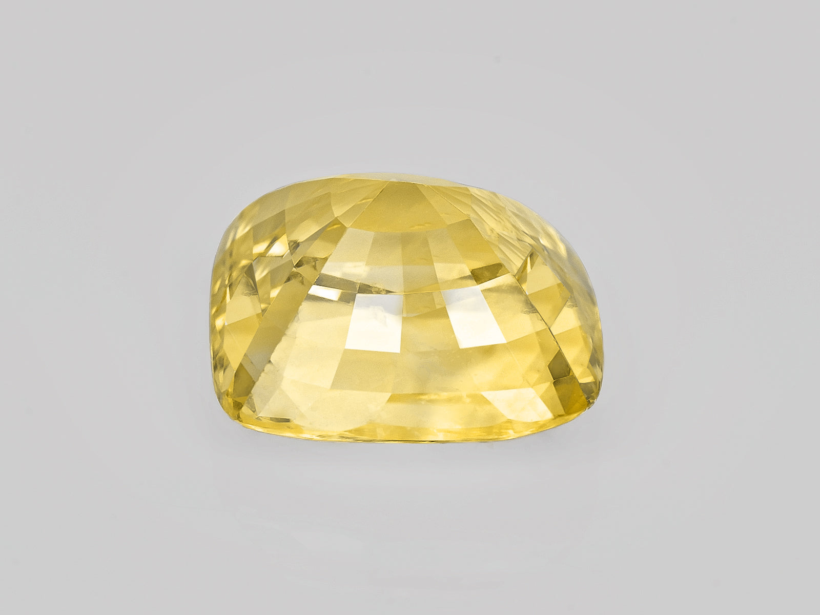 8802932-cushion-lustrous-intense-yellow-sri-lanka-natural-yellow-sapphire-5.19-ct