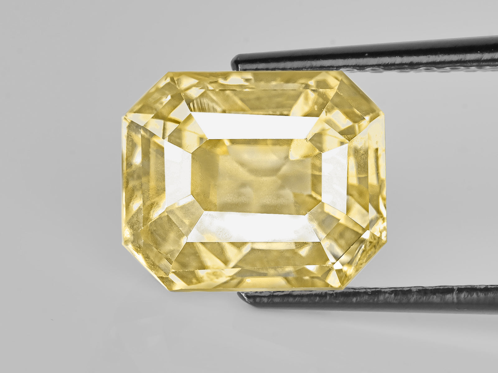 8802933-octagonal-soft-yellow-sri-lanka-natural-yellow-sapphire-6.94-ct