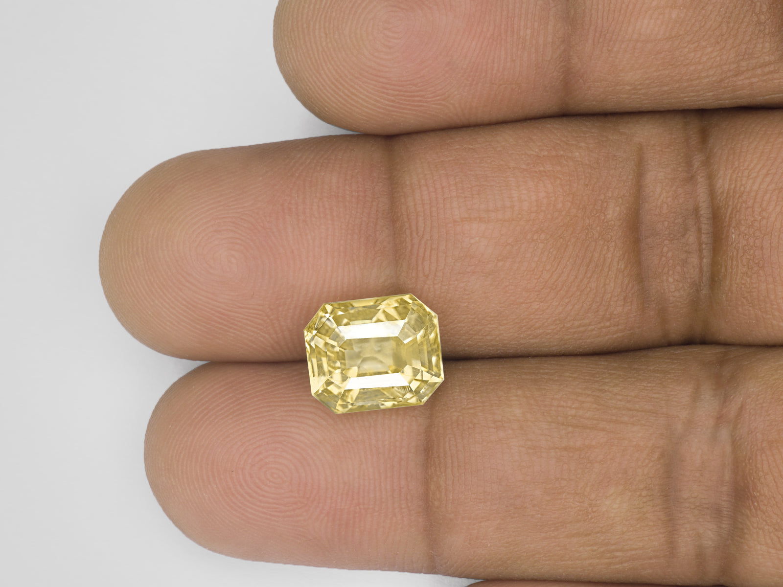 8802933-octagonal-soft-yellow-sri-lanka-natural-yellow-sapphire-6.94-ct