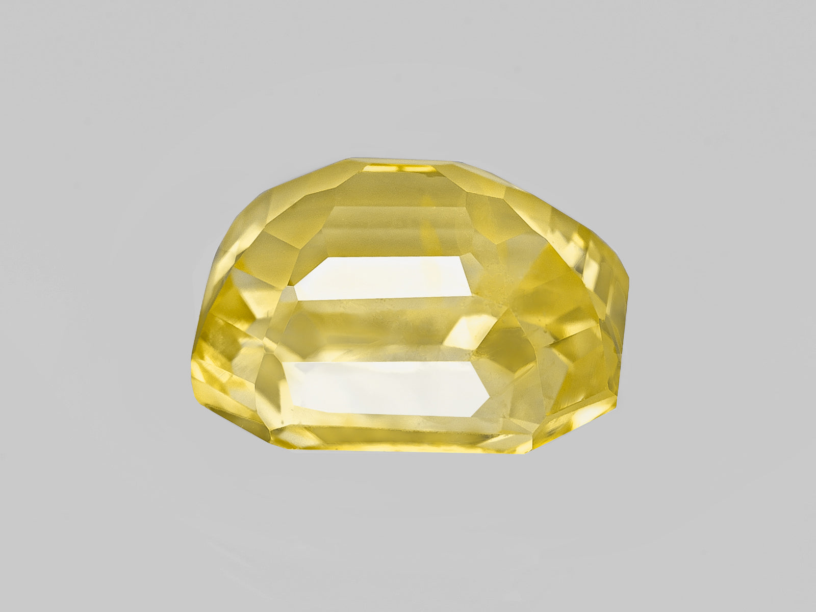 8802935-octagonal-intense-yellow-sri-lanka-natural-yellow-sapphire-7.91-ct