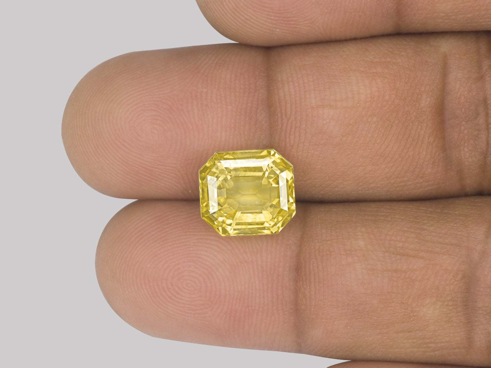 8802935-octagonal-intense-yellow-sri-lanka-natural-yellow-sapphire-7.91-ct