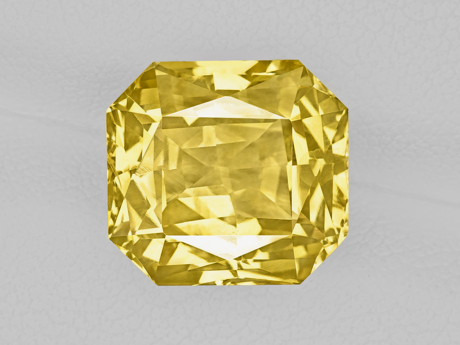 8802938-octagonal-velvety-intense-yellow-gii-sri-lanka-natural-yellow-sapphire-7.62-ct