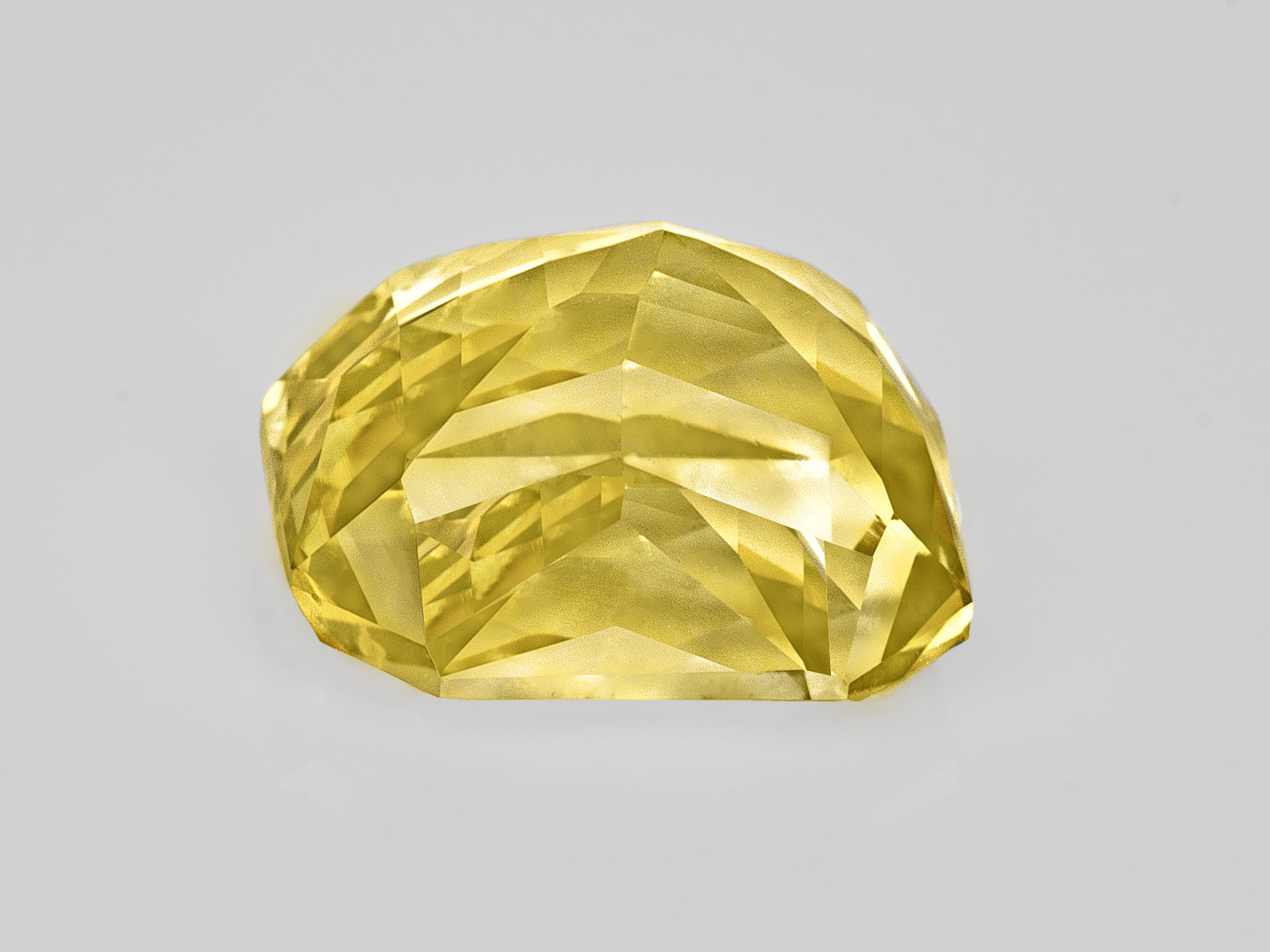 8802938-octagonal-velvety-intense-yellow-gii-sri-lanka-natural-yellow-sapphire-7.62-ct