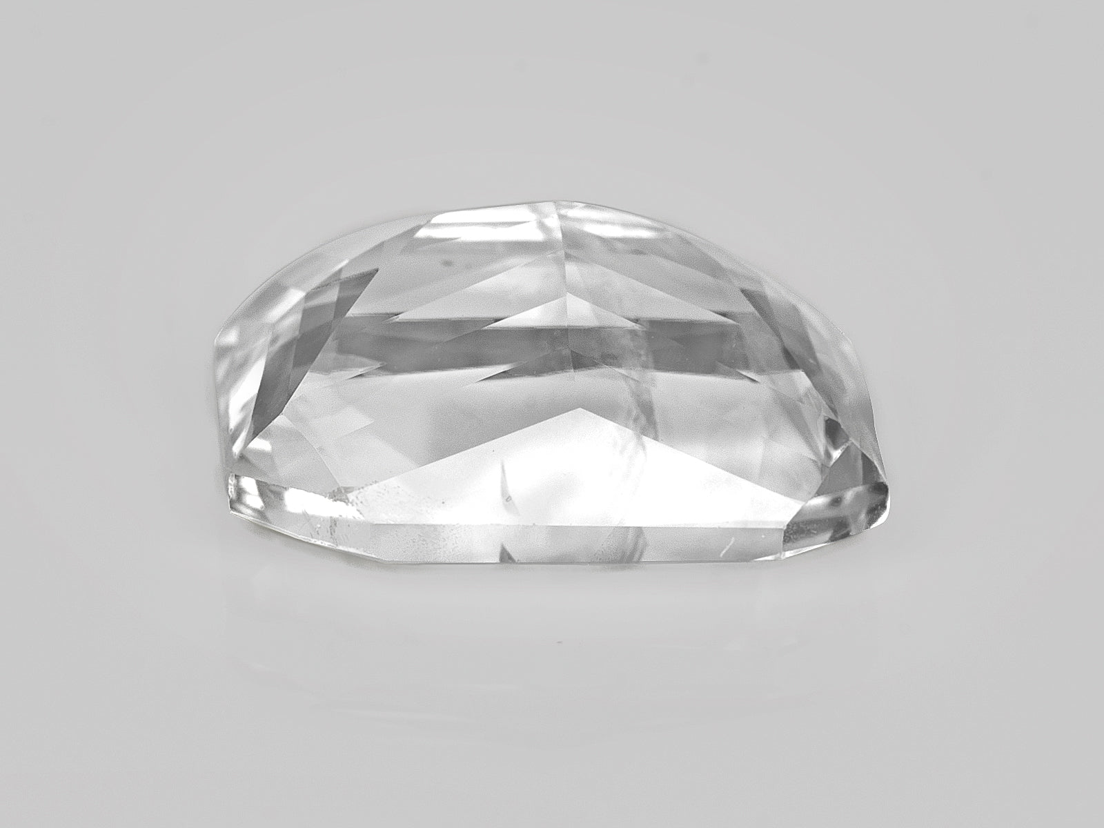 8802939-octagonal-colorless-sri-lanka-natural-white-sapphire-8.55-ct