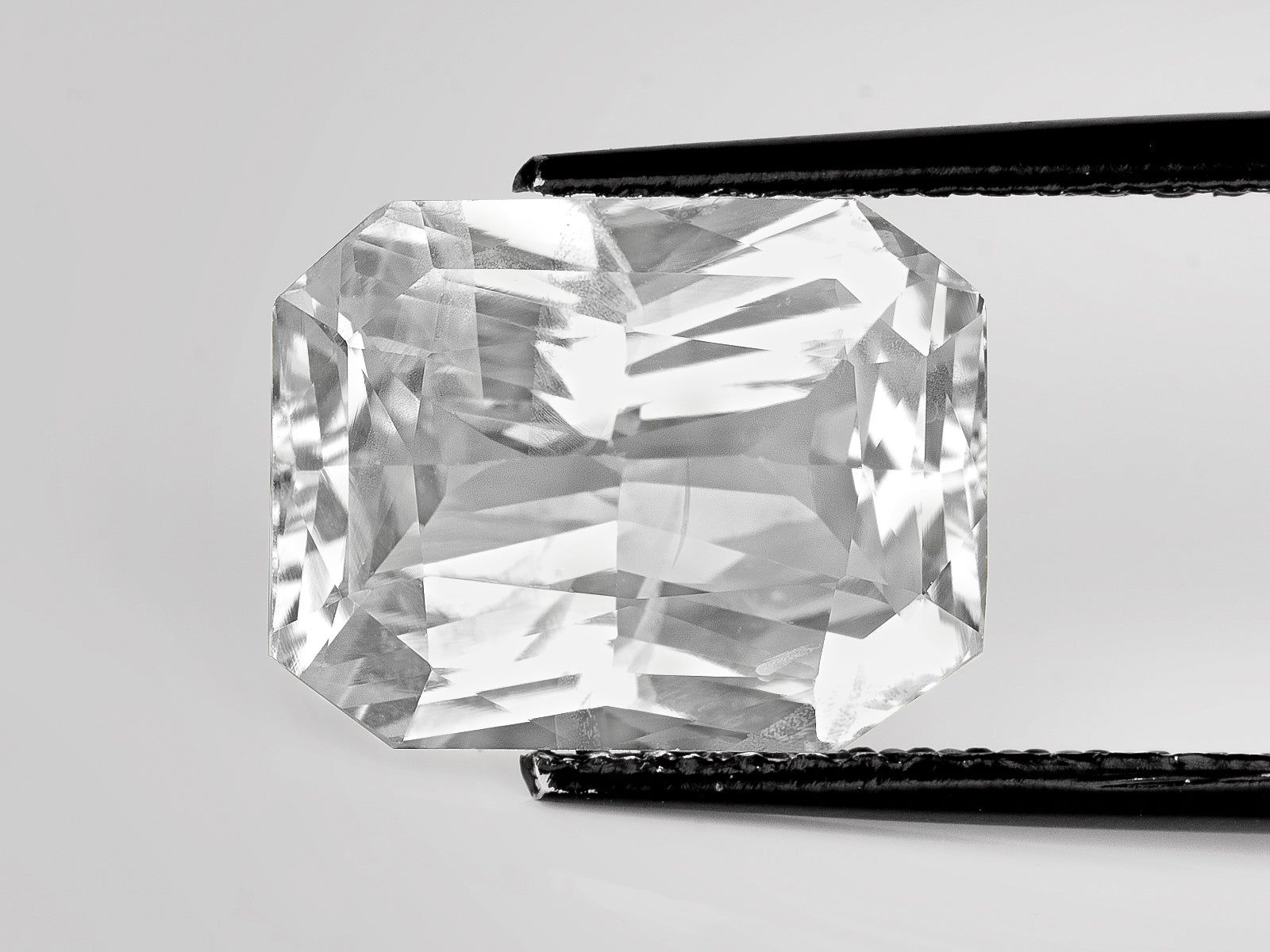 8802939-octagonal-colorless-sri-lanka-natural-white-sapphire-8.55-ct