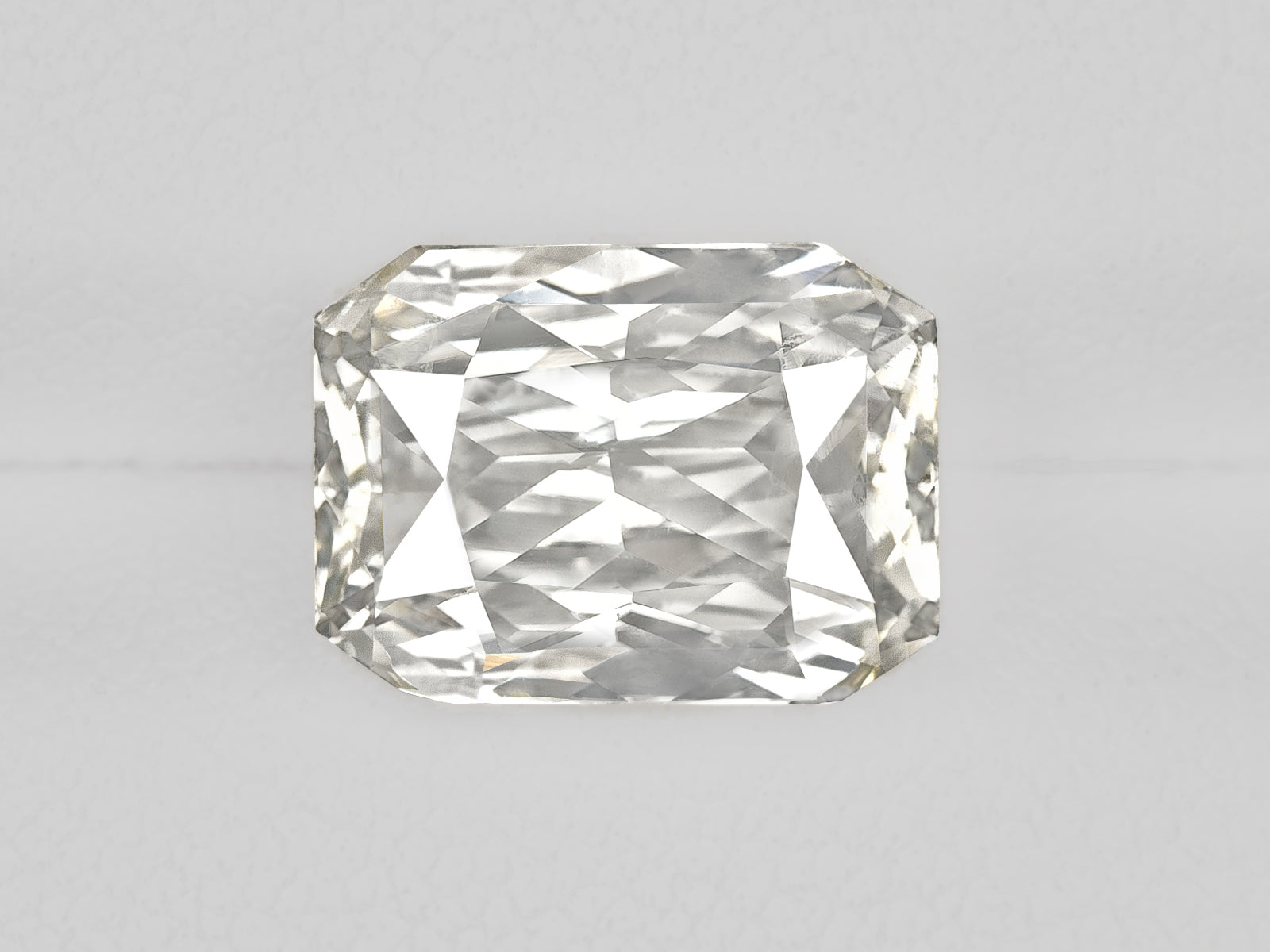 8802940-octagonal-colorless-sri-lanka-natural-white-sapphire-4.58-ct
