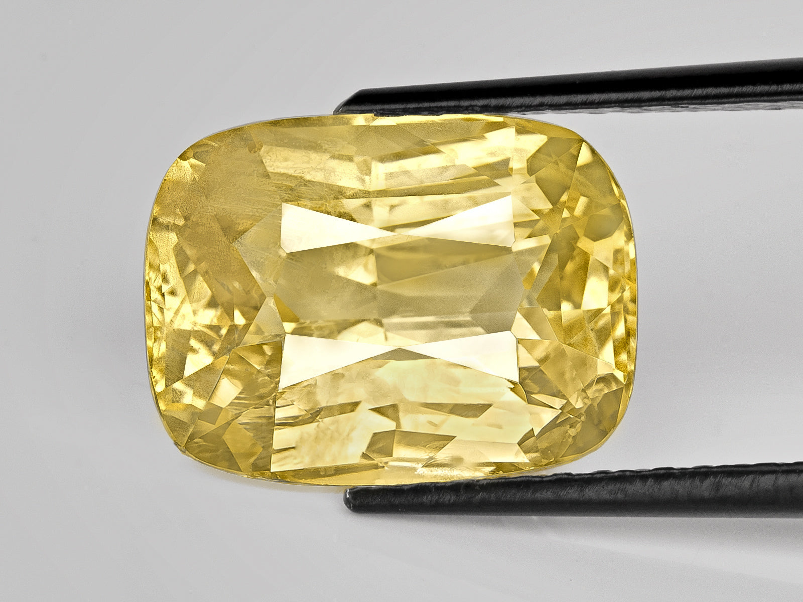 8802942-cushion-lustrous-yellow-sri-lanka-natural-yellow-sapphire-10.60-ct