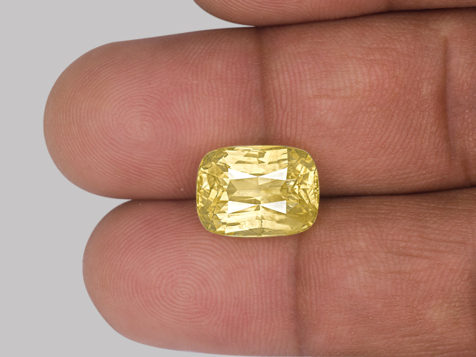 8802942-cushion-lustrous-yellow-sri-lanka-natural-yellow-sapphire-10.60-ct