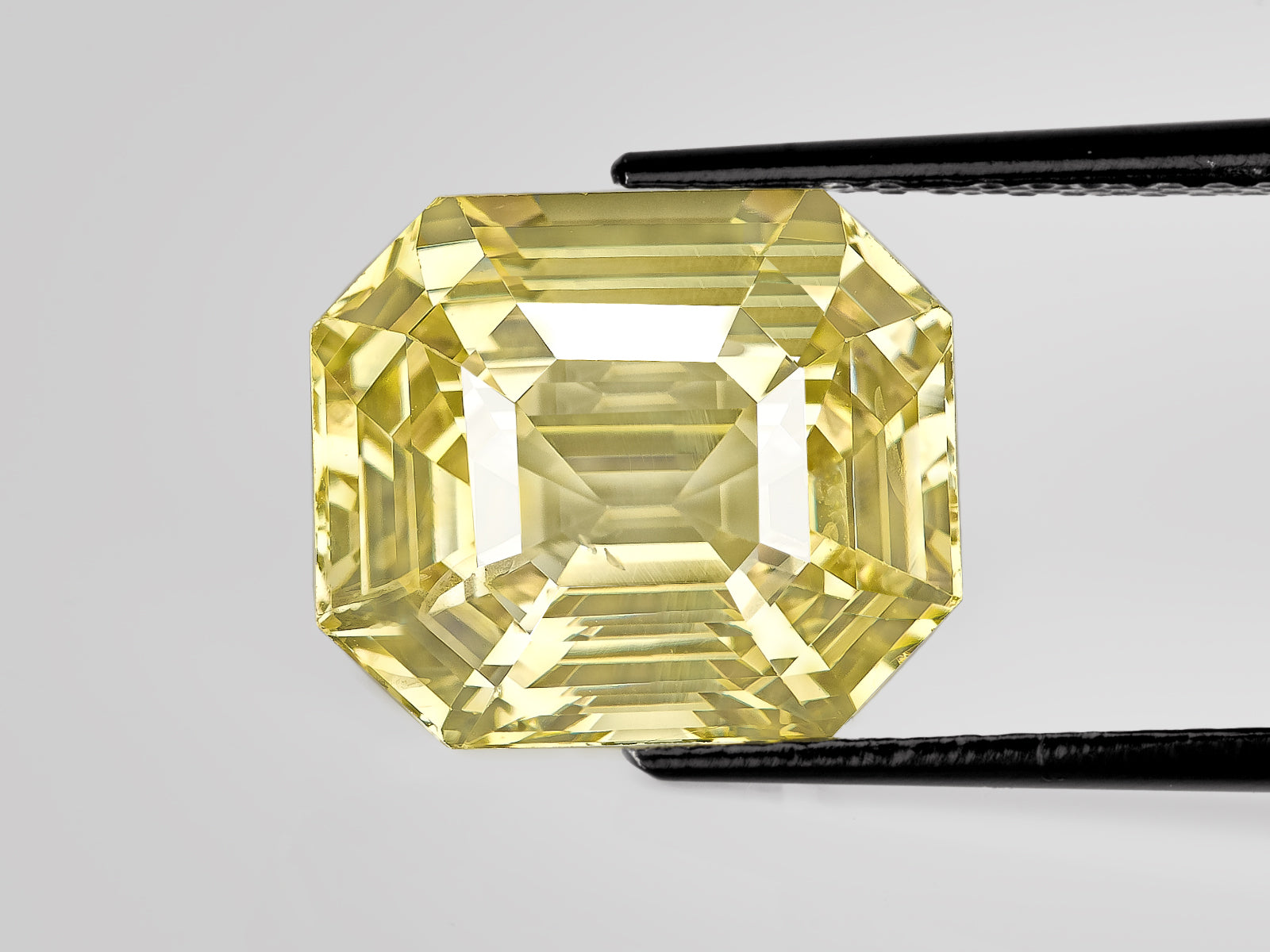 8802945-octagonal-lustrous-soft-yellow-sri-lanka-natural-yellow-sapphire-12.85-ct