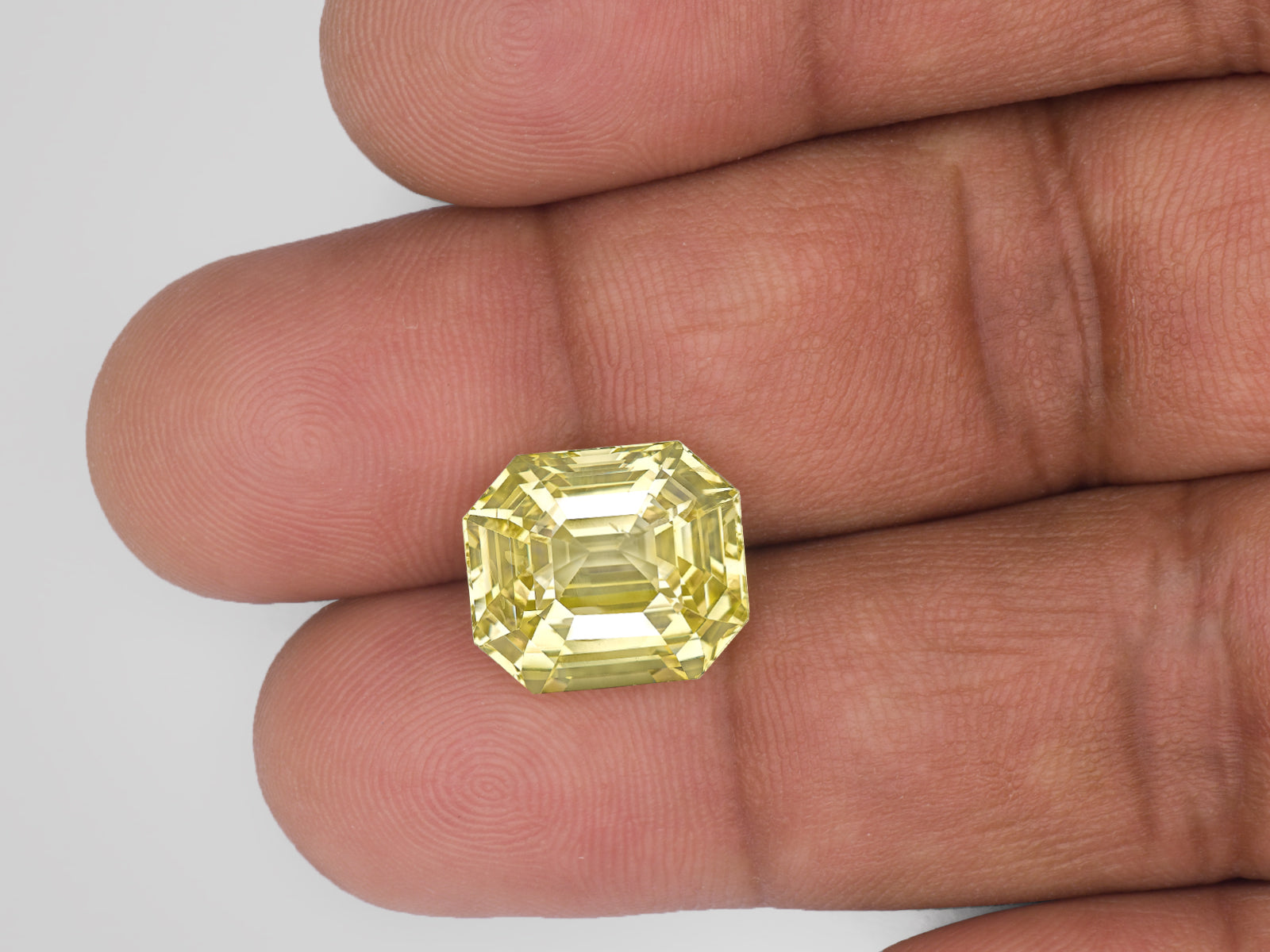 8802945-octagonal-lustrous-soft-yellow-sri-lanka-natural-yellow-sapphire-12.85-ct