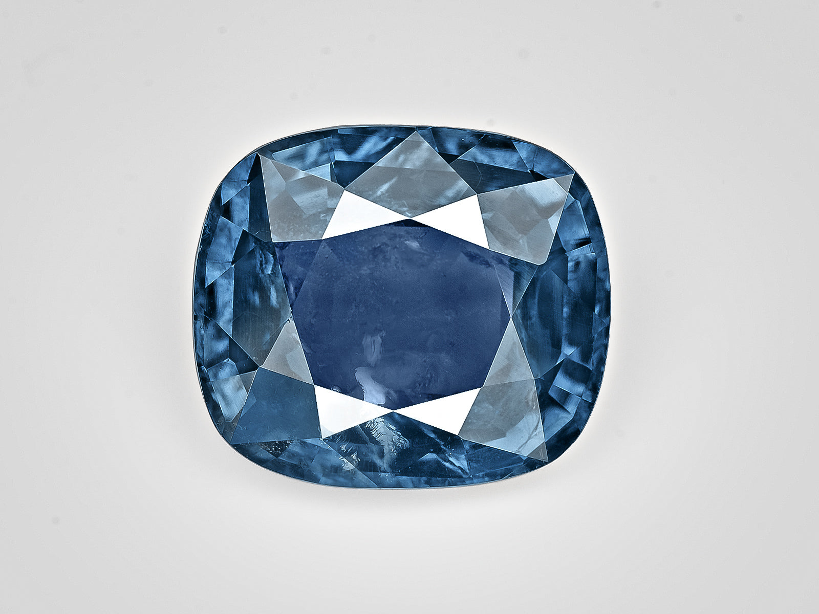 8802952-cushion-deep-blue-sri-lanka-natural-blue-sapphire-5.31-ct