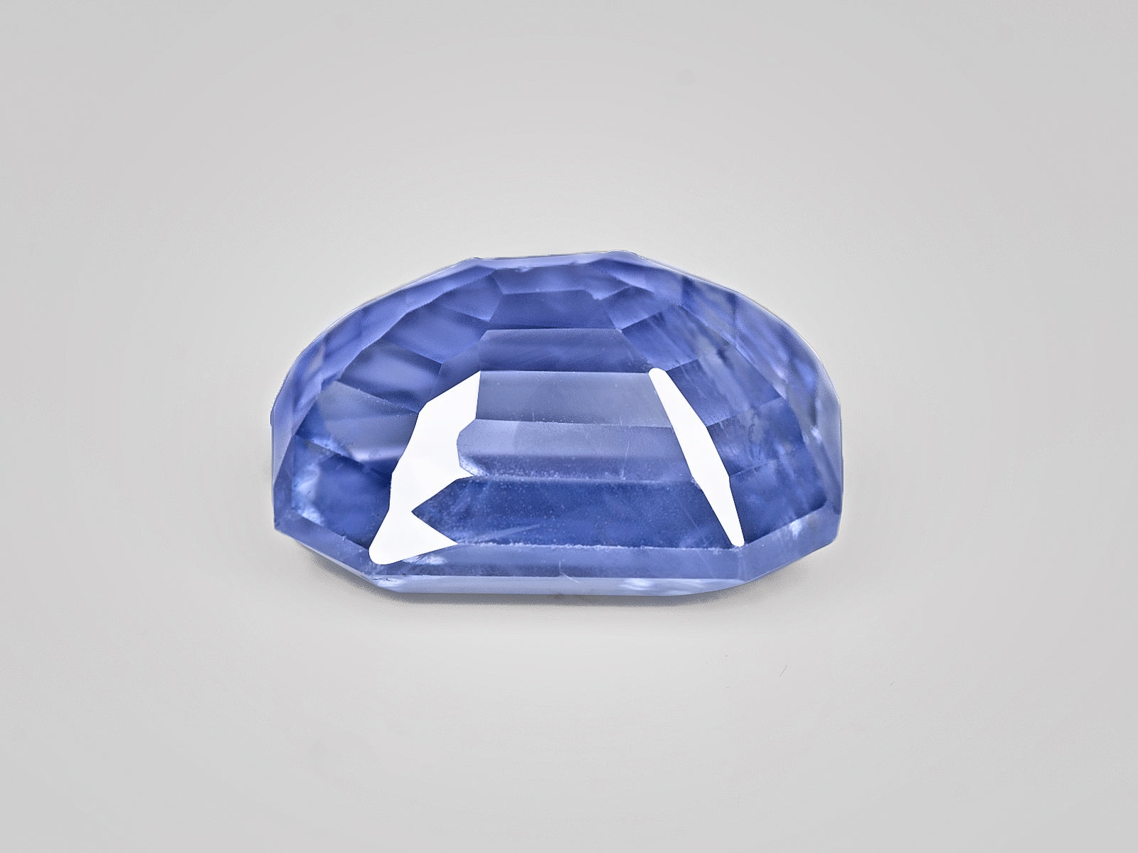 8802953-octagonal-lustrous-violetish-blue-sri-lanka-natural-blue-sapphire-6.87-ct