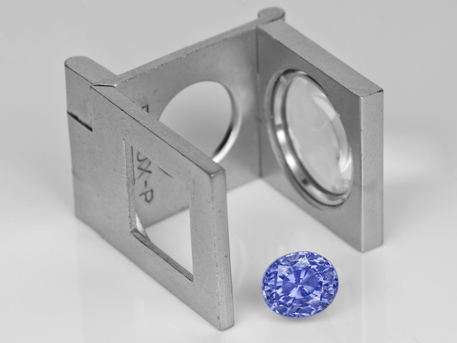 8802971-oval-lively-intense-blue-gii-sri-lanka-natural-blue-sapphire-4.10-ct