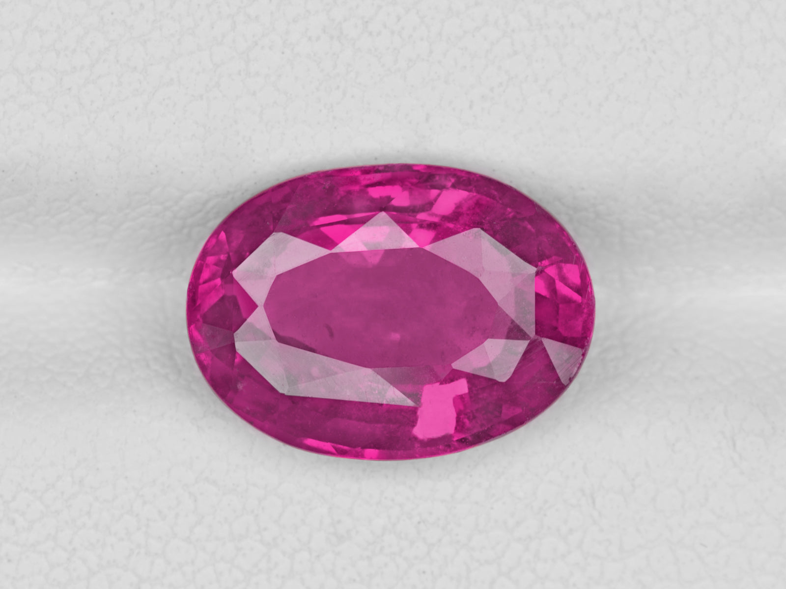 8802974-oval-deep-pink-red-gii-madagascar-natural-ruby-4.78-ct