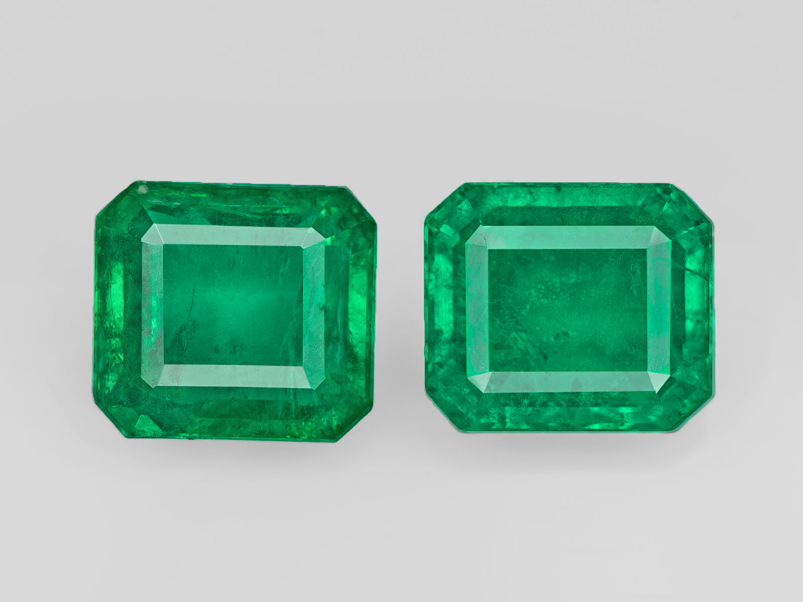 8802977-octagonal-intense-green-gii-zambia-natural-emerald-6.41-ct