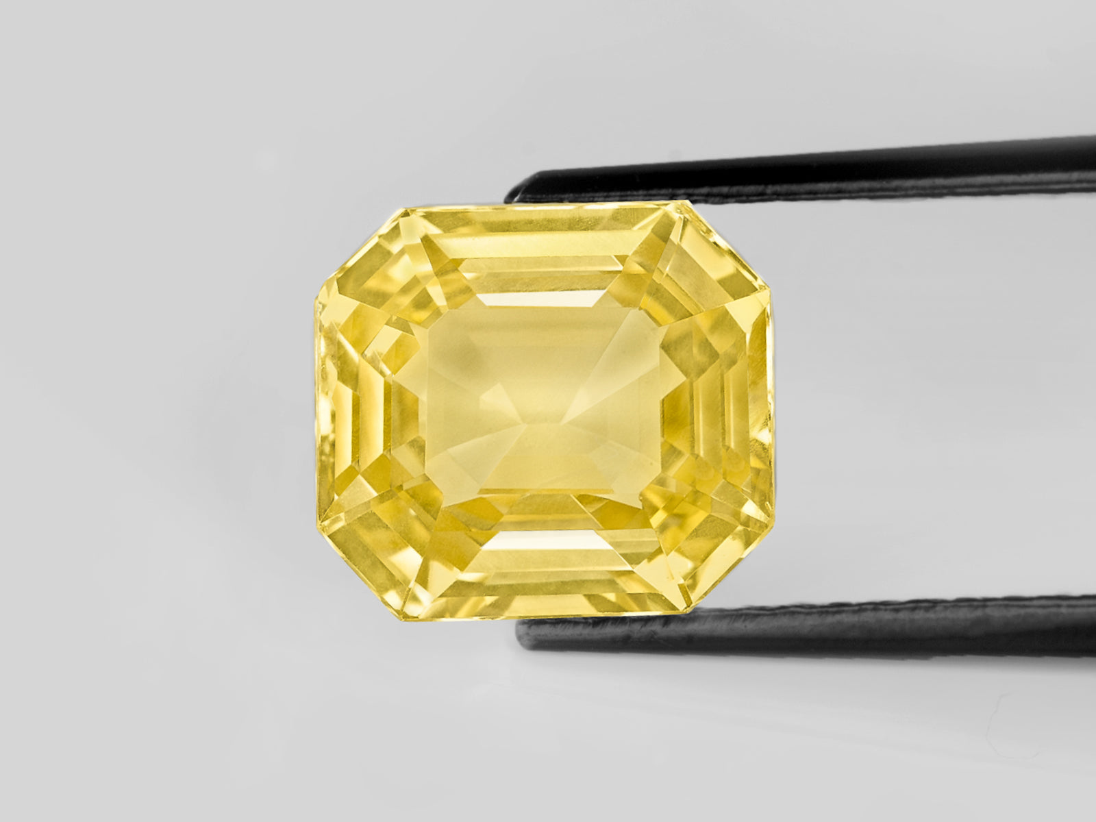 8802979-octagonal-medium-yellow-gii-sri-lanka-natural-yellow-sapphire-5.45-ct