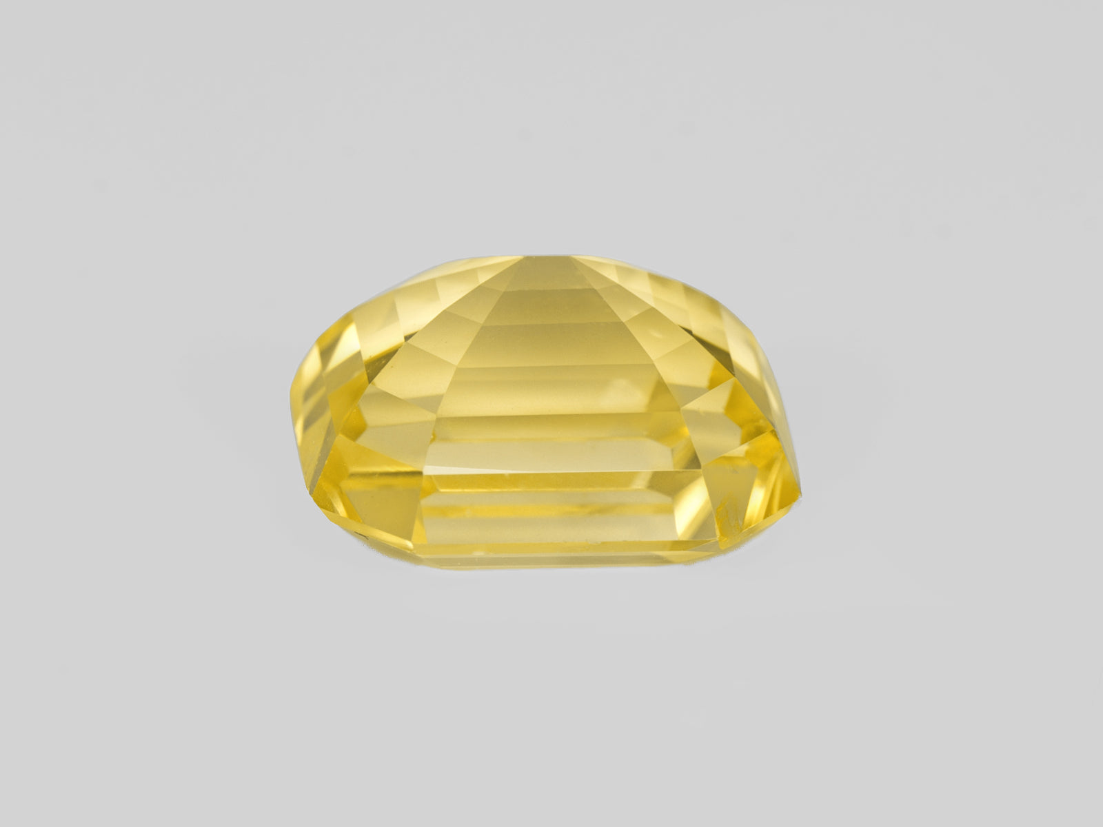 8802979-octagonal-medium-yellow-gii-sri-lanka-natural-yellow-sapphire-5.45-ct